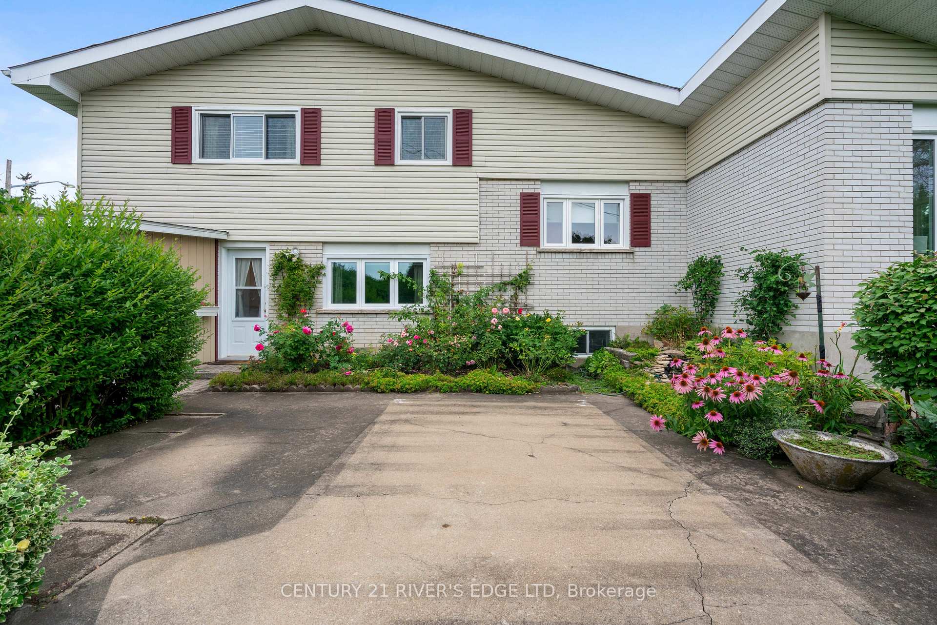 Photo 37 of 1 Hardy Crescent, Brockville, Brockville — HOMEH