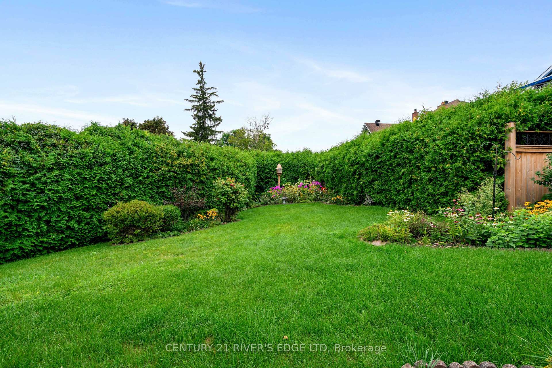 Photo 38 of 1 Hardy Crescent, Brockville, Brockville — HOMEH