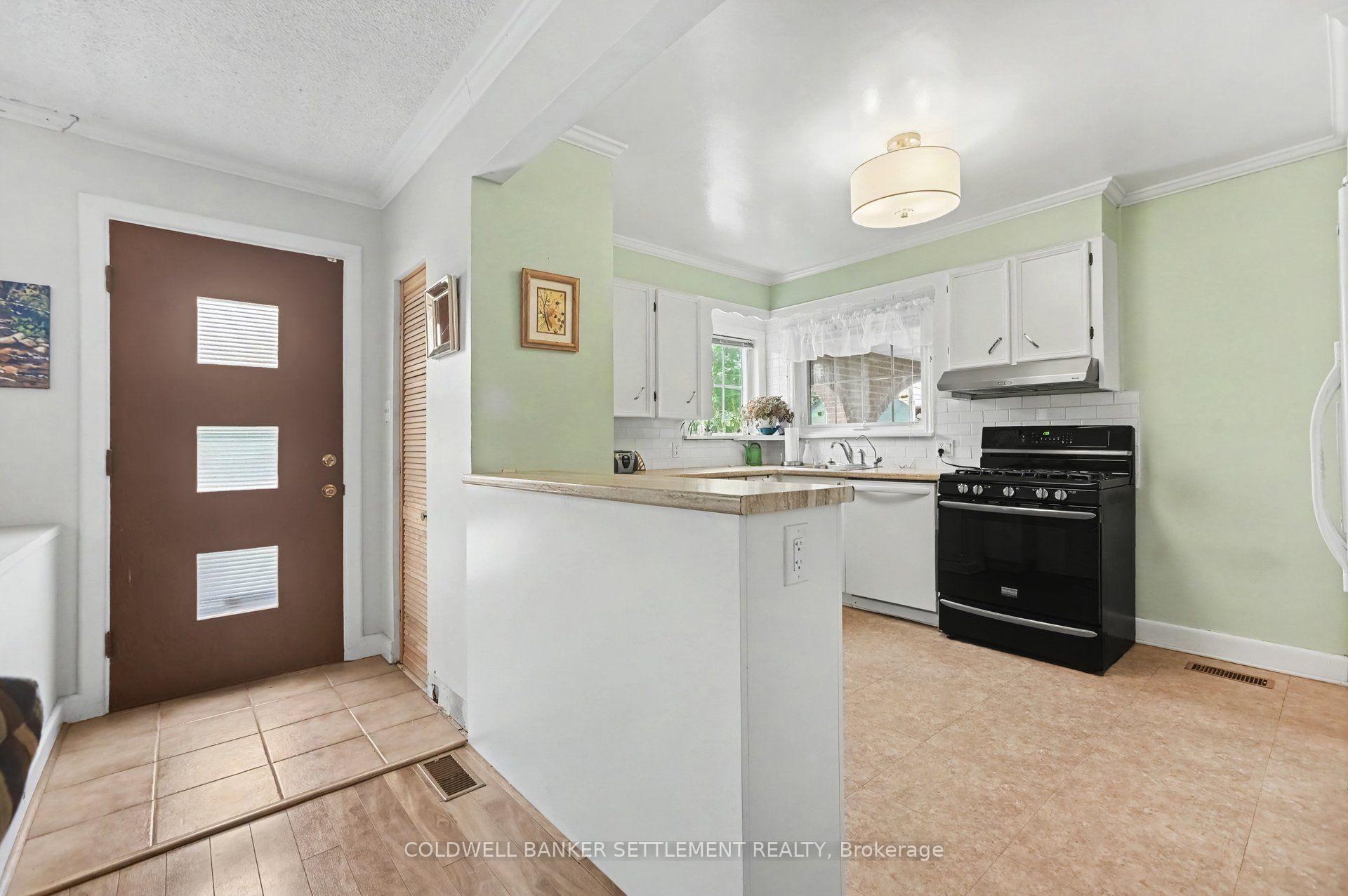 Photo 3 of 25B Haggart Street W, Perth, Perth — HOMEH