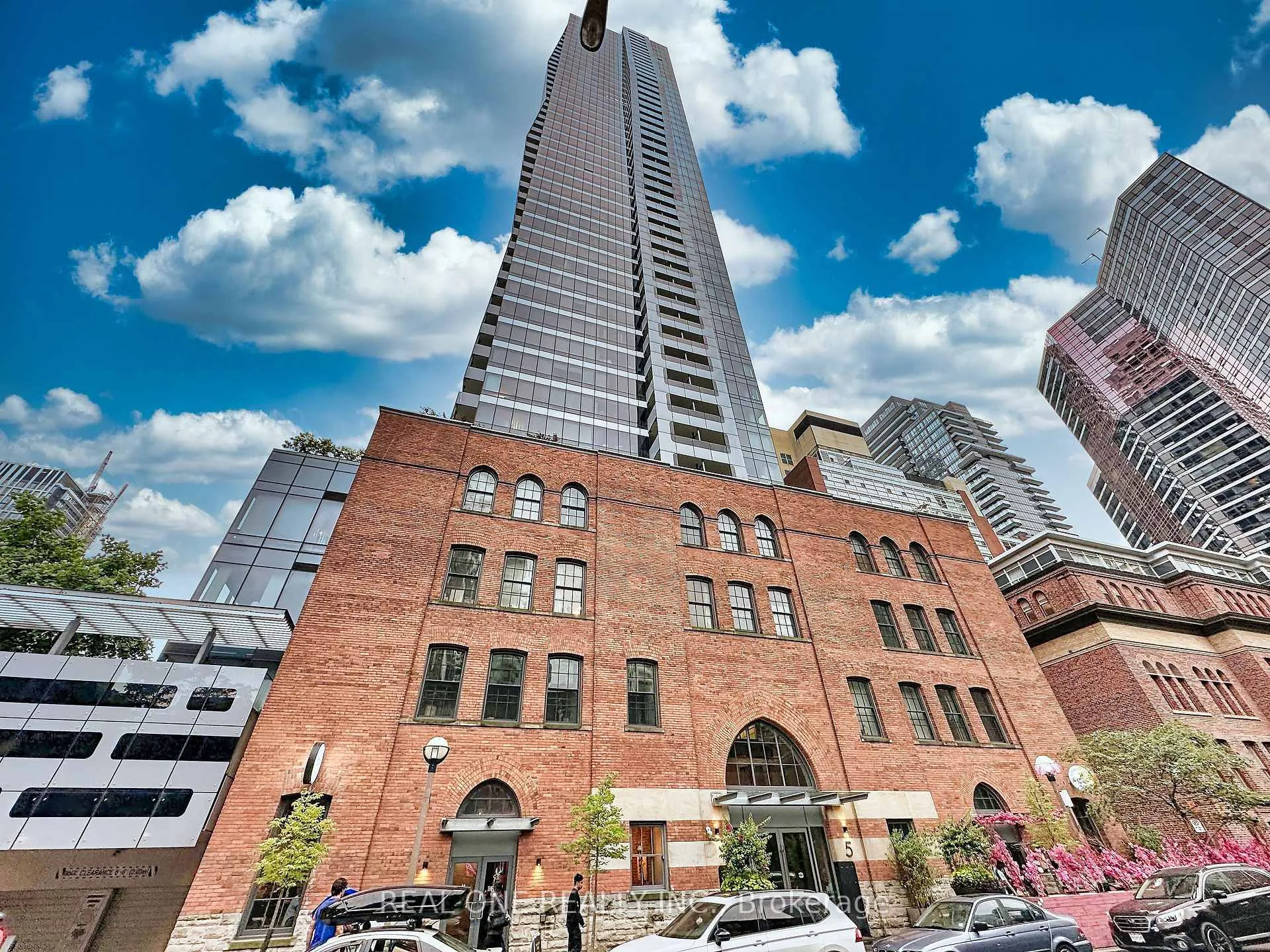 Front of Unit Lph4706, 5 St. Joseph Street