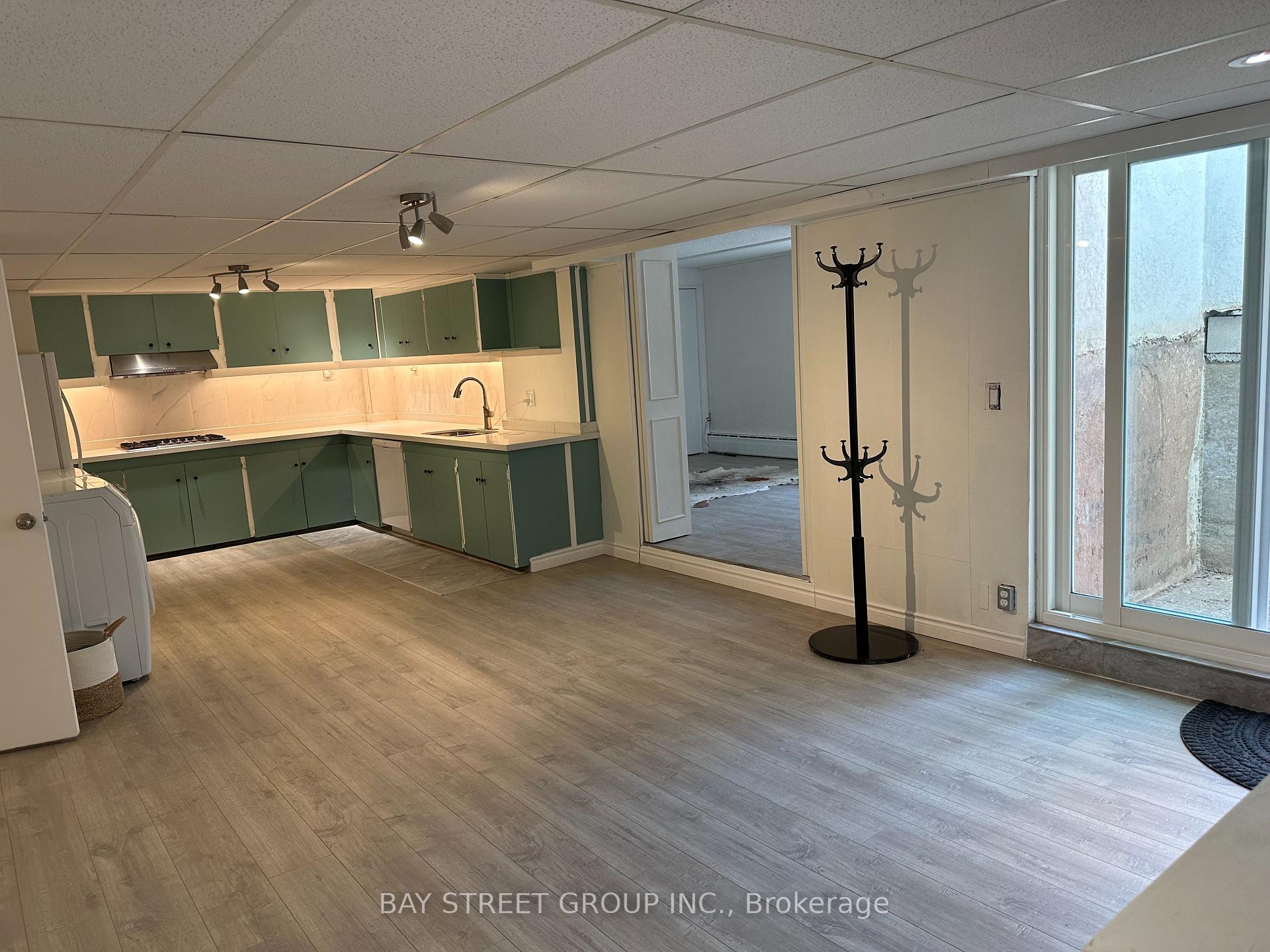 Photo 3 of 460 Chartwell Road, Oakville, Old Oakville — HOMEH