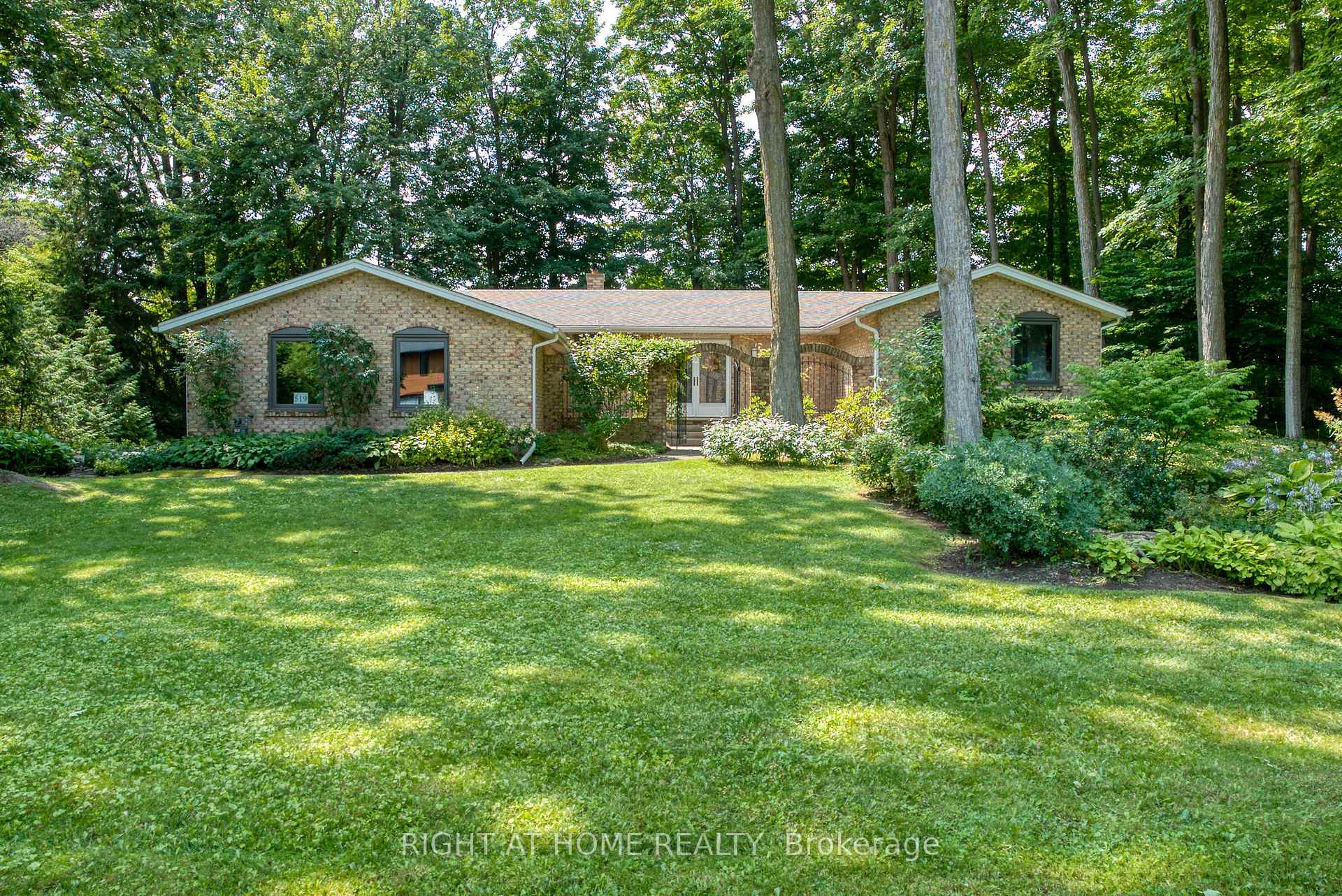 Photo 4 of 519 Oxbow Road, Waterloo, Colonial Acres — HOMEH