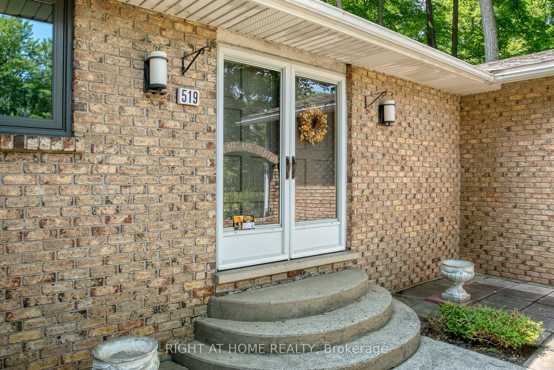 Photo 9 of 519 Oxbow Road, Waterloo, Colonial Acres — HOMEH