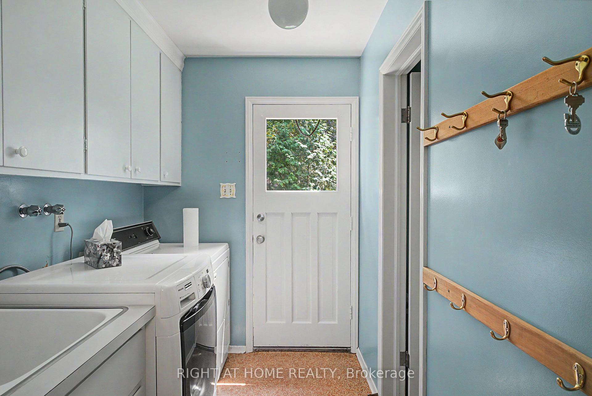 Photo 18 of 519 Oxbow Road, Waterloo, Colonial Acres — HOMEH