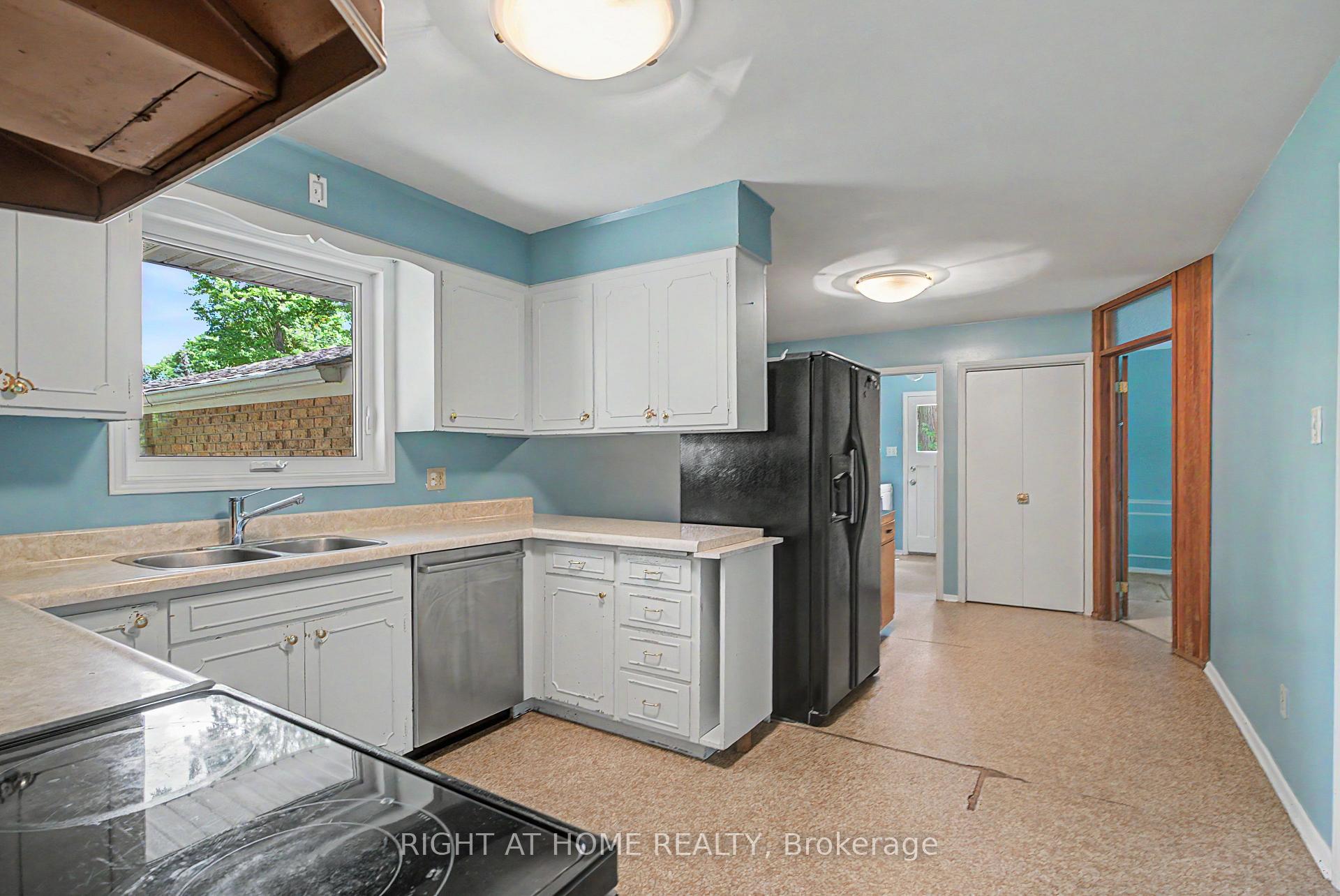 Photo 20 of 519 Oxbow Road, Waterloo, Colonial Acres — HOMEH