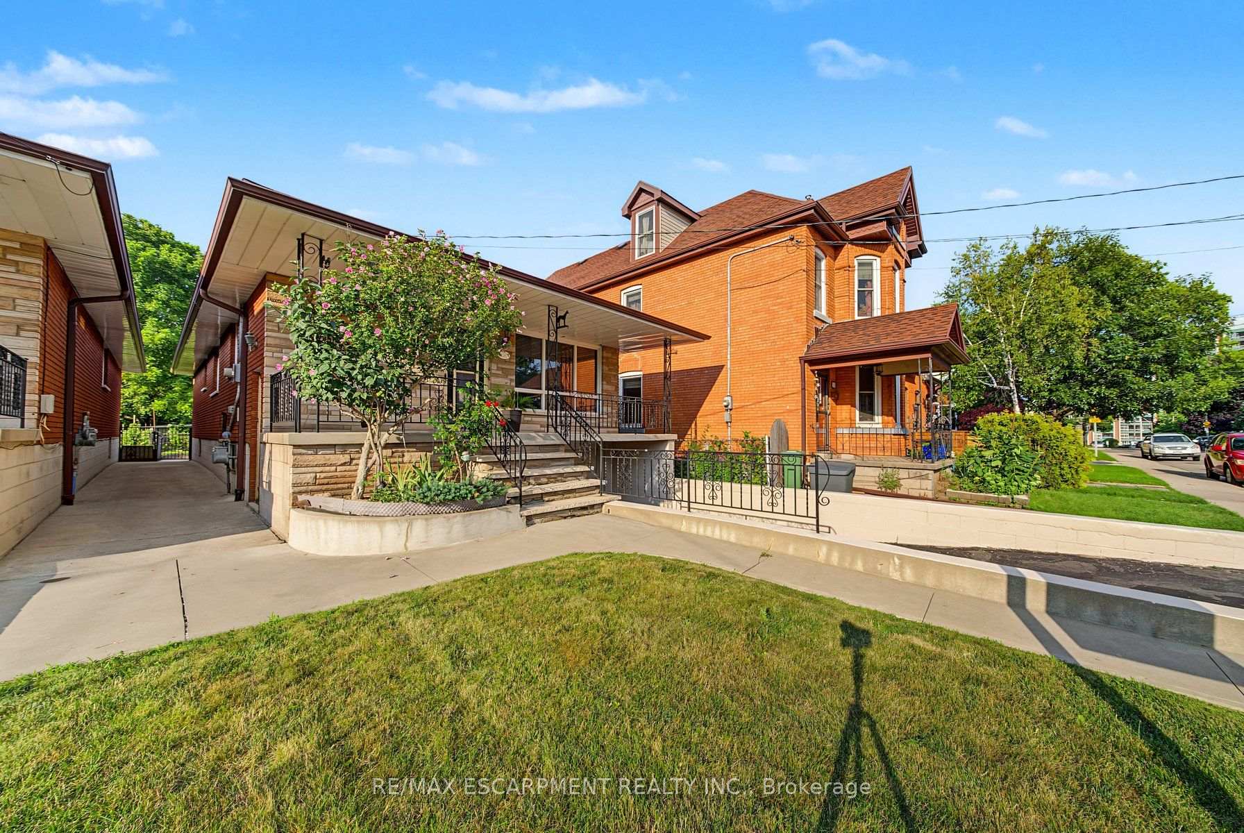 Photo 2 of 44 Tom Street, Hamilton, Strathcona — HOMEH