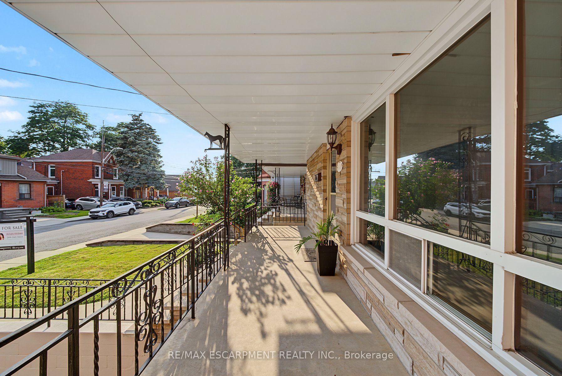 Photo 3 of 44 Tom Street, Hamilton, Strathcona — HOMEH