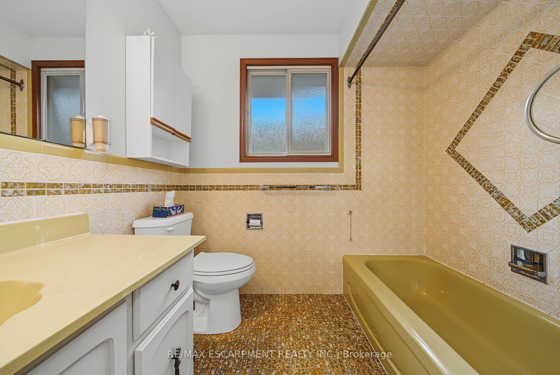 Photo 18 of 44 Tom Street, Hamilton, Strathcona — HOMEH