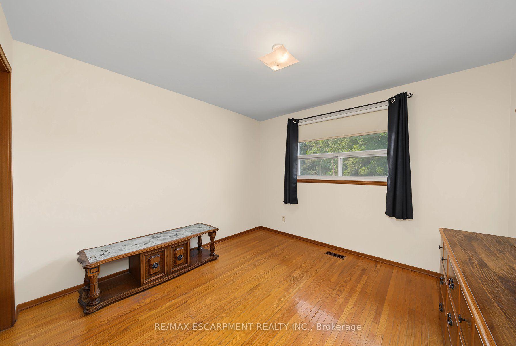 Photo 19 of 44 Tom Street, Hamilton, Strathcona — HOMEH