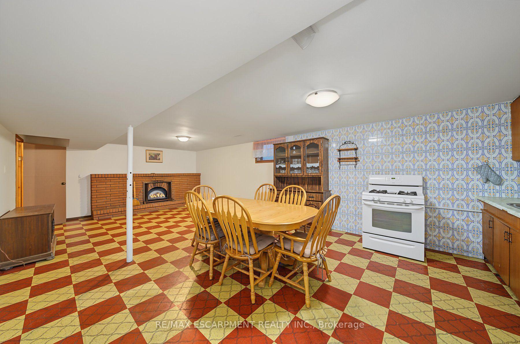 Photo 24 of 44 Tom Street, Hamilton, Strathcona — HOMEH