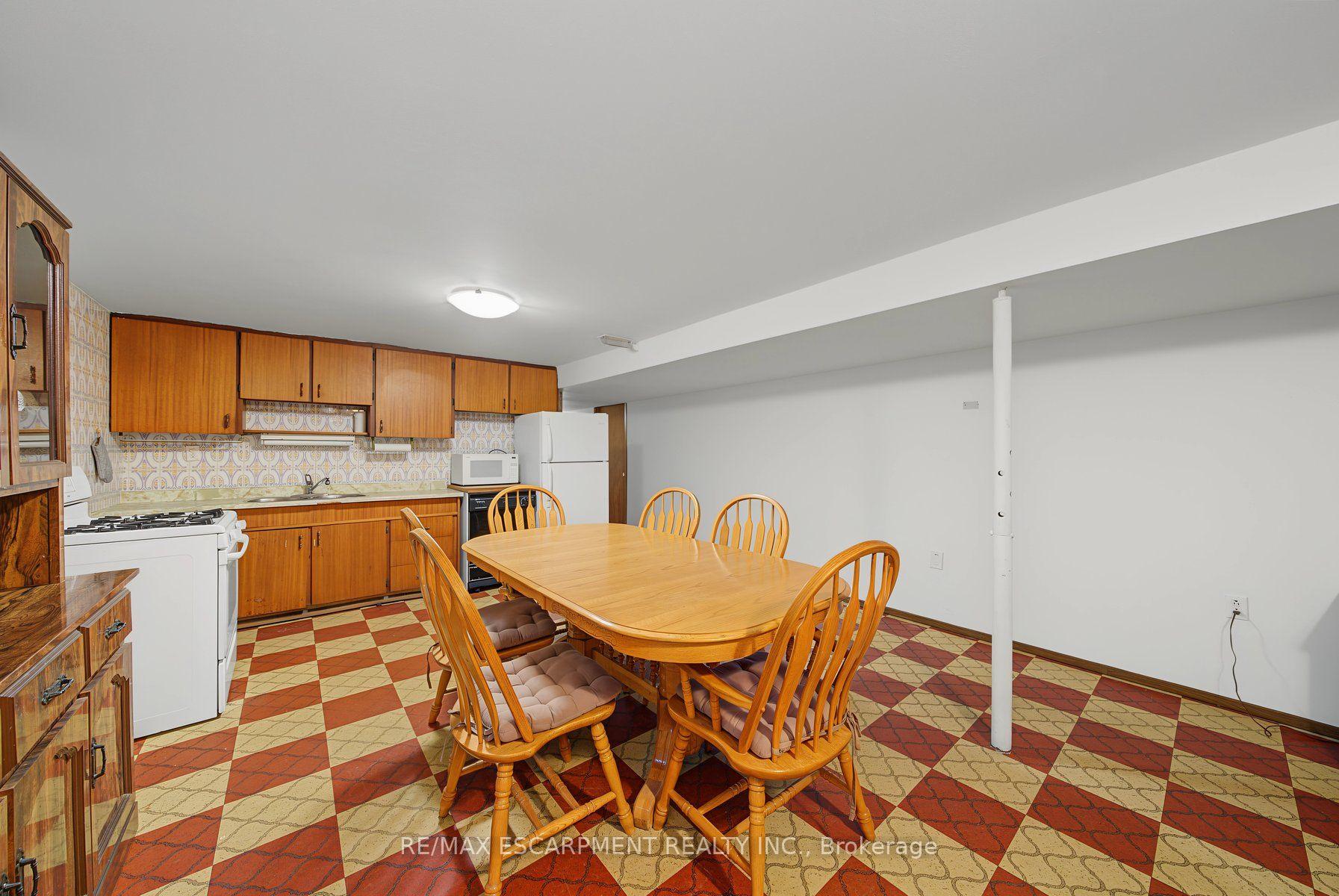 Photo 29 of 44 Tom Street, Hamilton, Strathcona — HOMEH