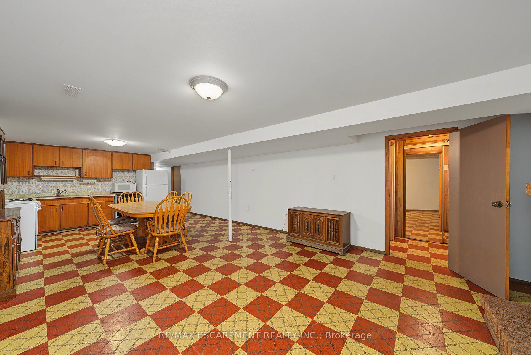 Photo 31 of 44 Tom Street, Hamilton, Strathcona — HOMEH
