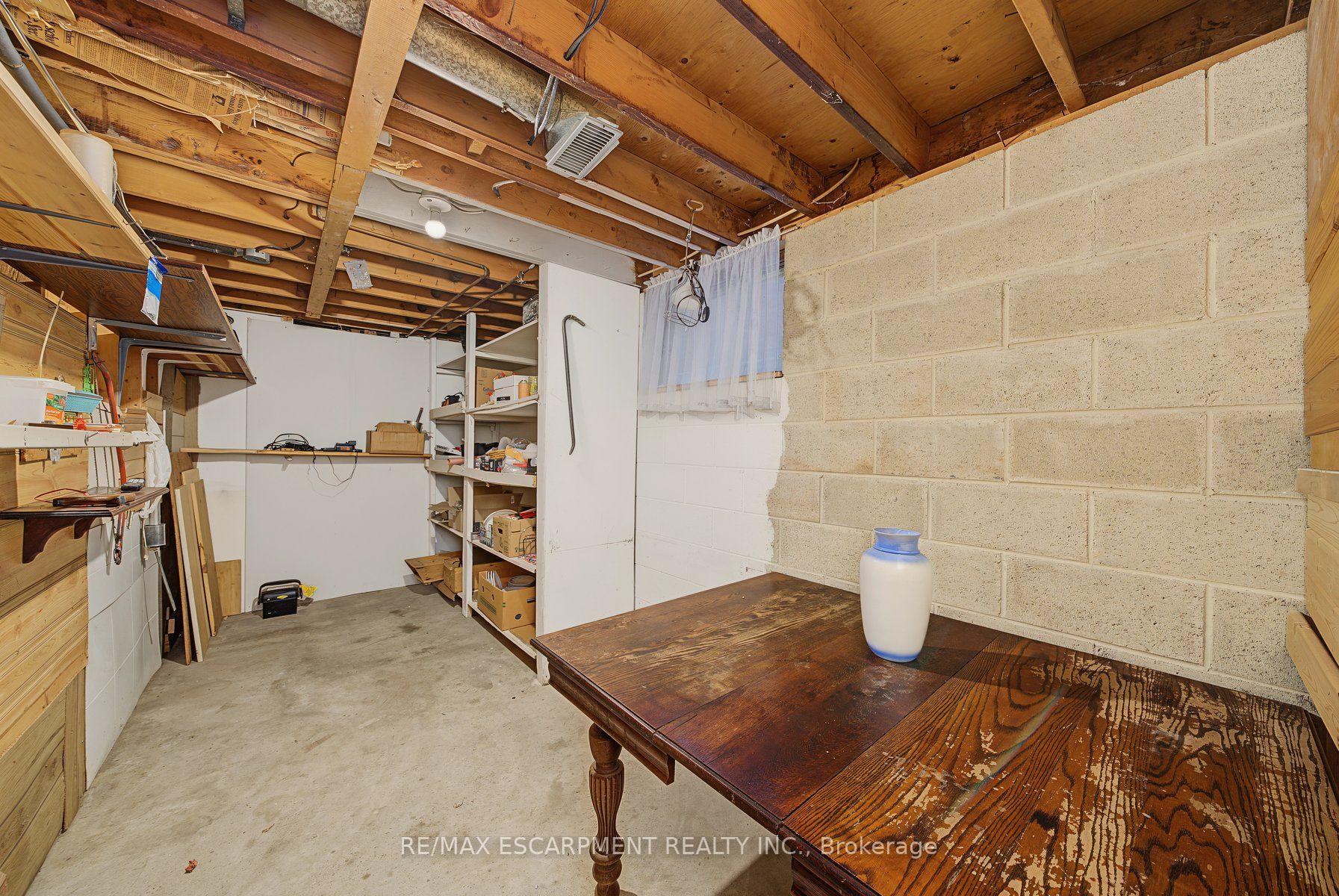 Photo 34 of 44 Tom Street, Hamilton, Strathcona — HOMEH