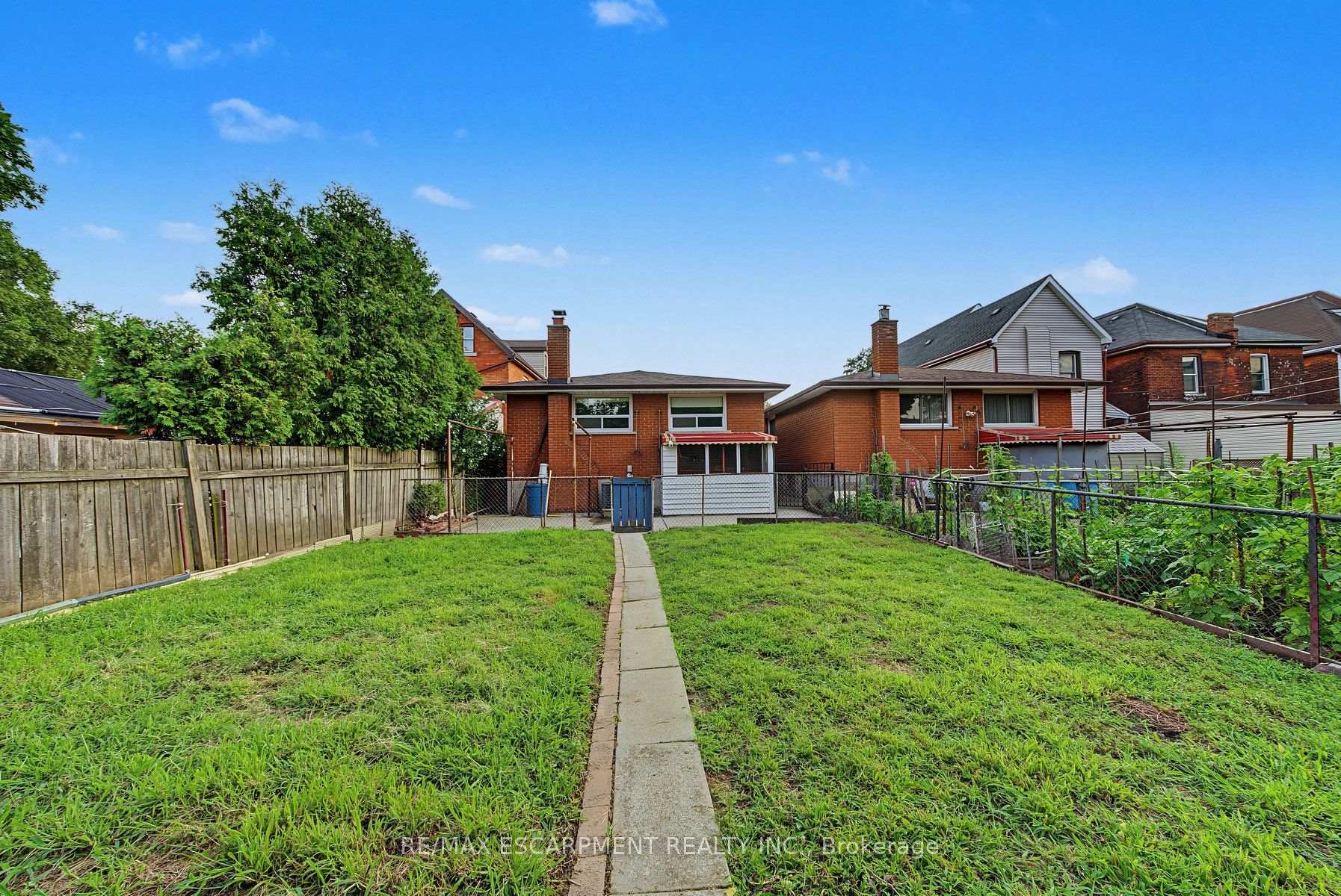 Photo 39 of 44 Tom Street, Hamilton, Strathcona — HOMEH