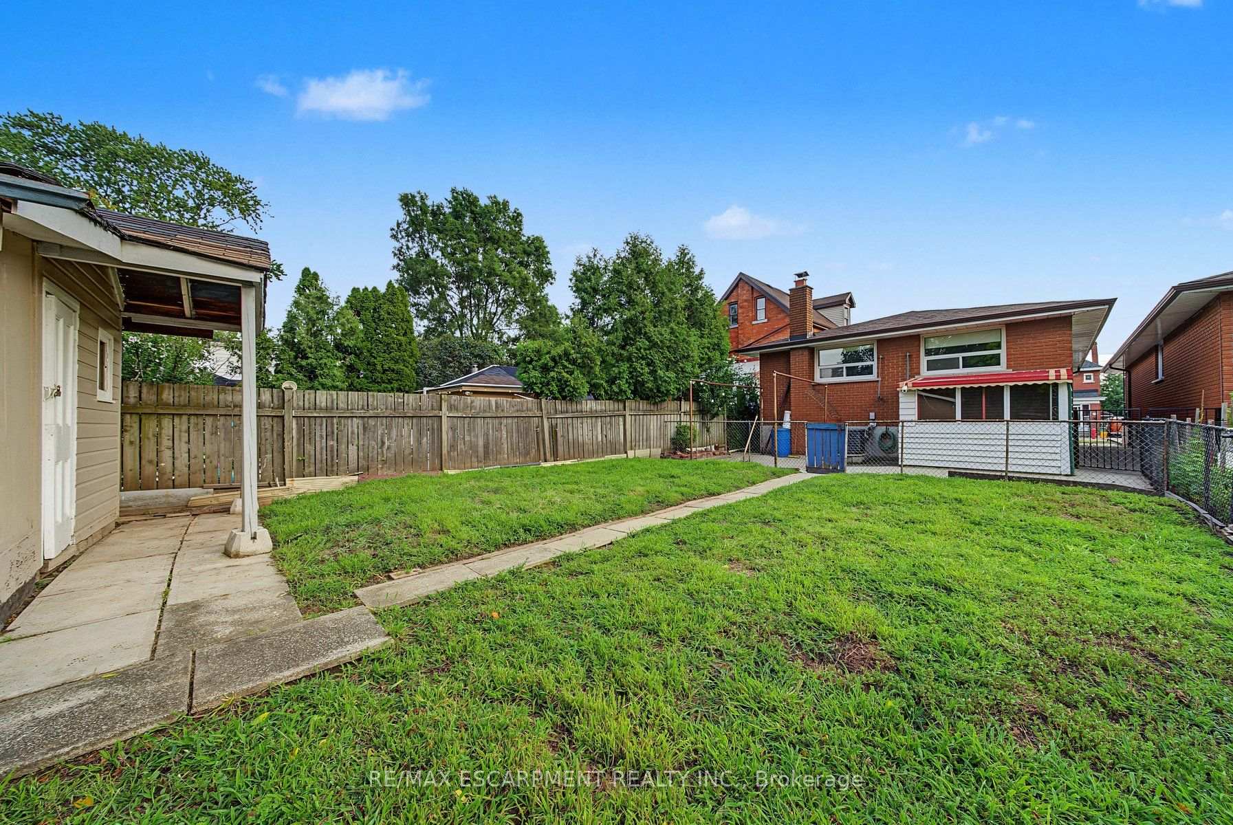 Photo 40 of 44 Tom Street, Hamilton, Strathcona — HOMEH