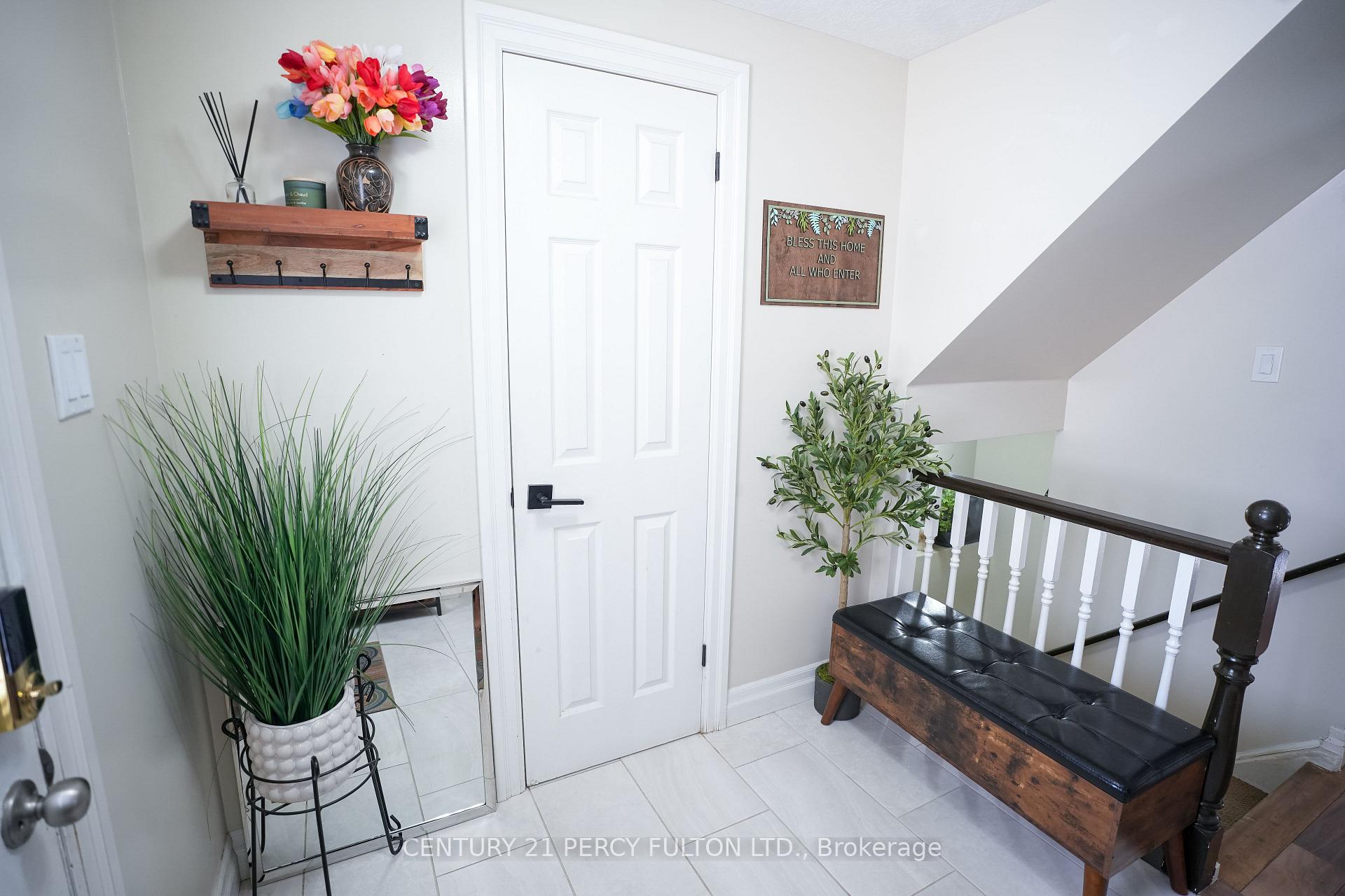 Photo 8 of 333 Rosette Drive, Waterloo, Lexington — HOMEH