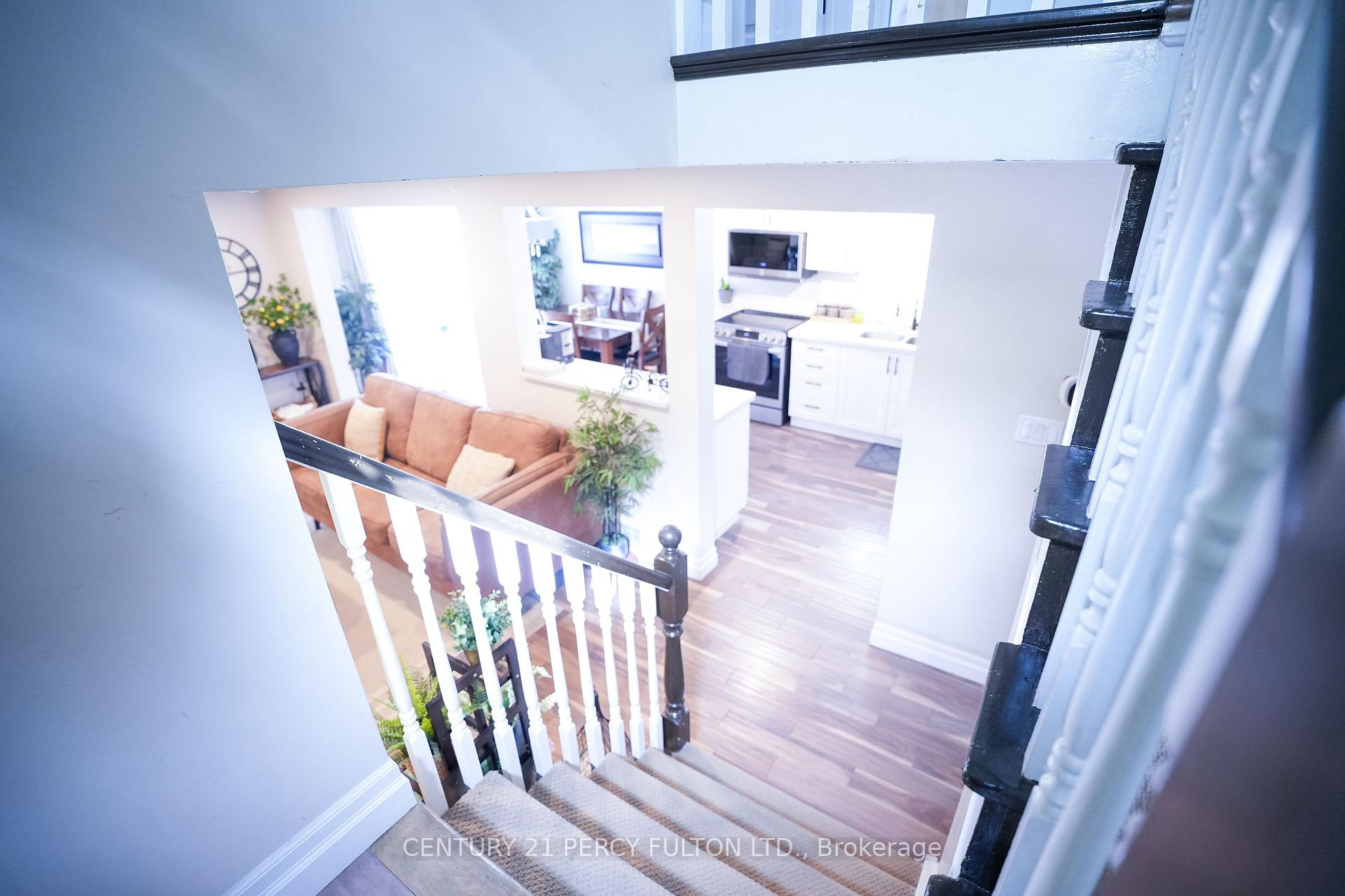 Photo 10 of 333 Rosette Drive, Waterloo, Lexington — HOMEH