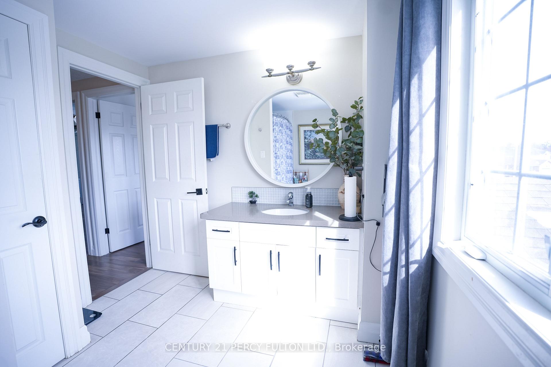 Photo 21 of 333 Rosette Drive, Waterloo, Lexington — HOMEH