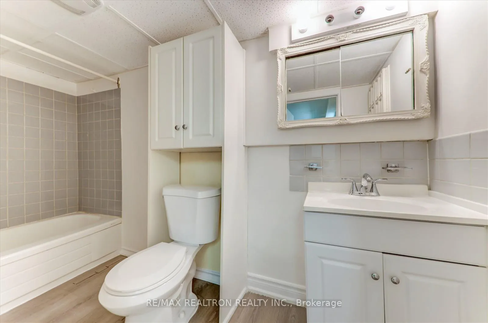 Photo 5 of Unit Bsmnt, 744 Krosno Boulevard, Pickering, Amberlea — HOMEH