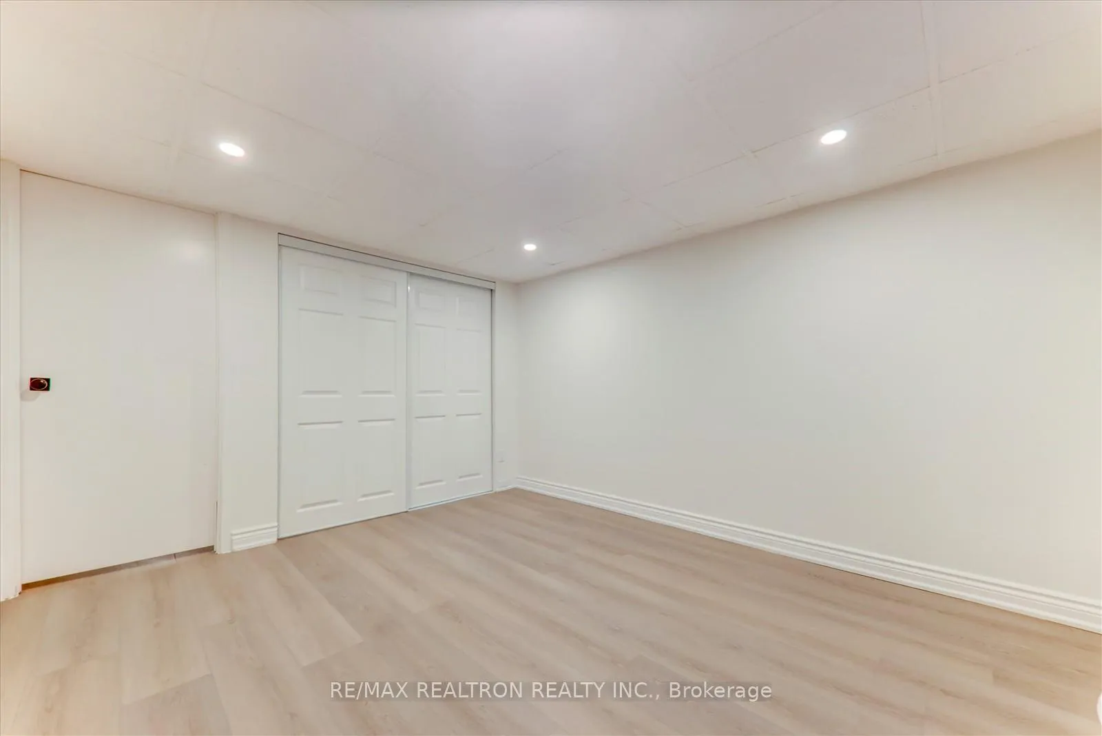 Photo 9 of Unit Bsmnt, 744 Krosno Boulevard, Pickering, Amberlea — HOMEH