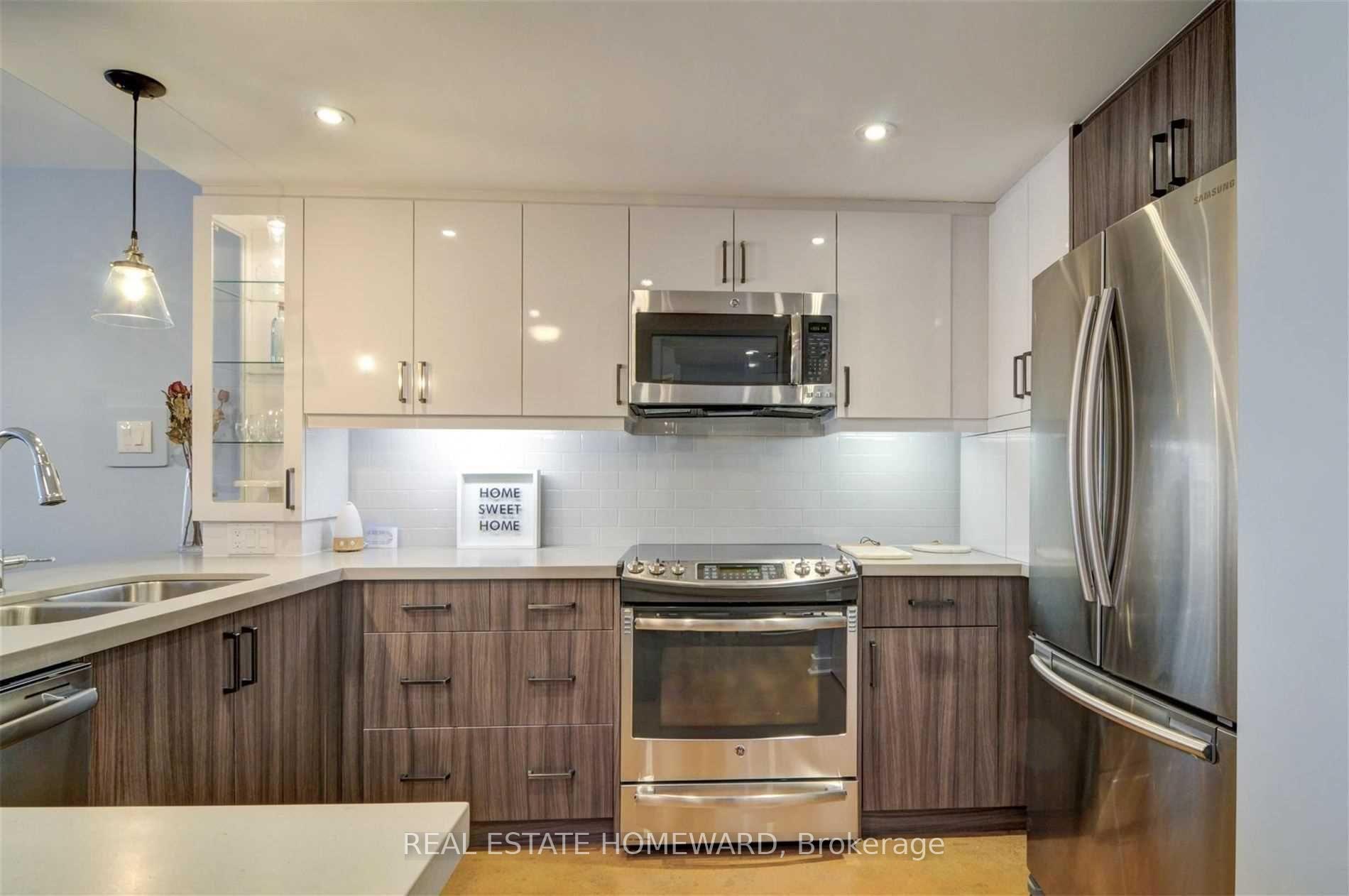 Photo 3 of Unit 702, 15 Maitland Place, Toronto, Cabbagetown-South St. James Town — HOMEH