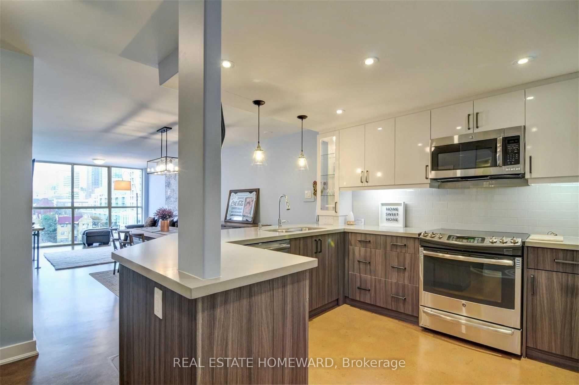 Photo 4 of Unit 702, 15 Maitland Place, Toronto, Cabbagetown-South St. James Town — HOMEH