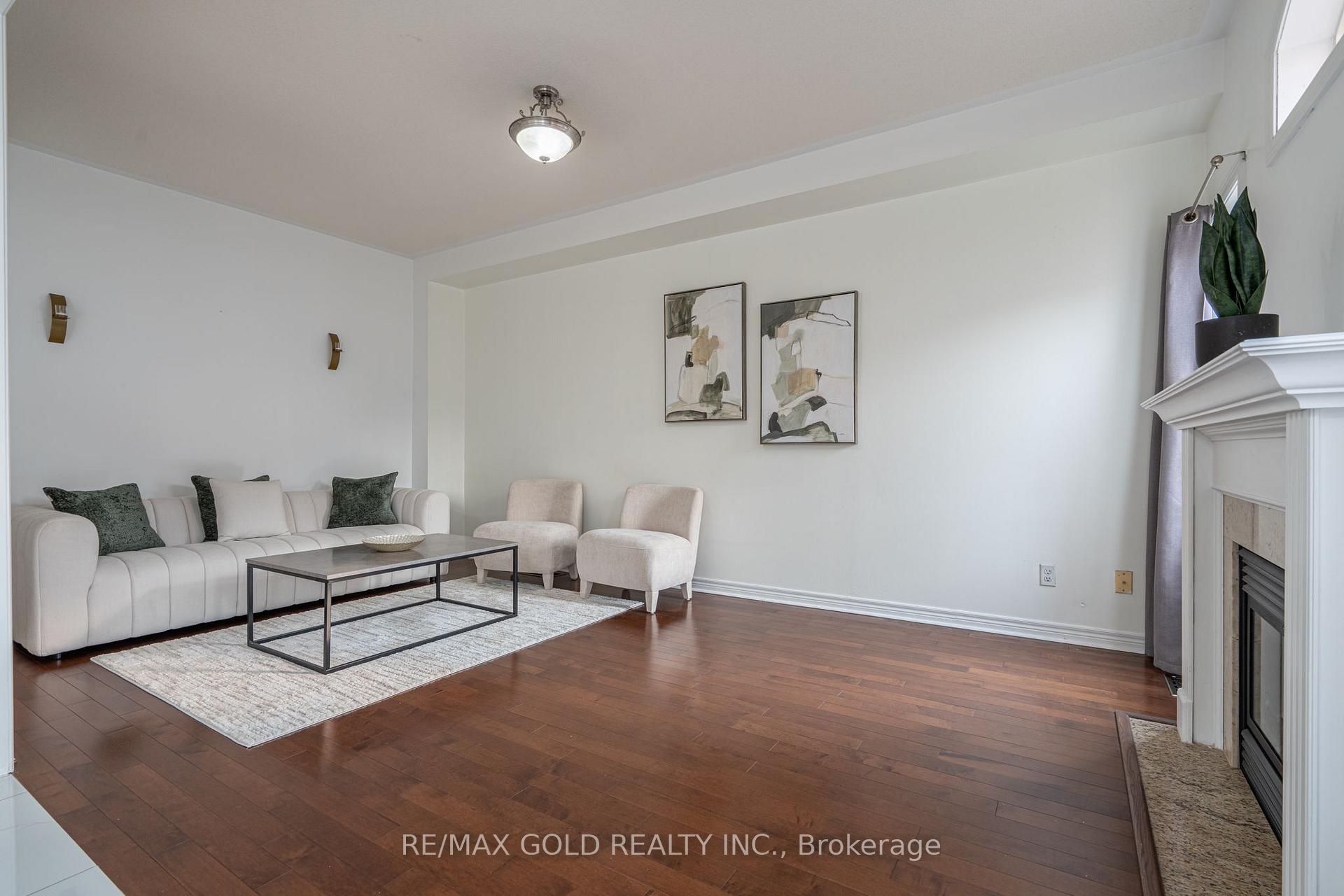 Photo 11 of 25 Oblate Crescent, Brampton, Bram West — HOMEH