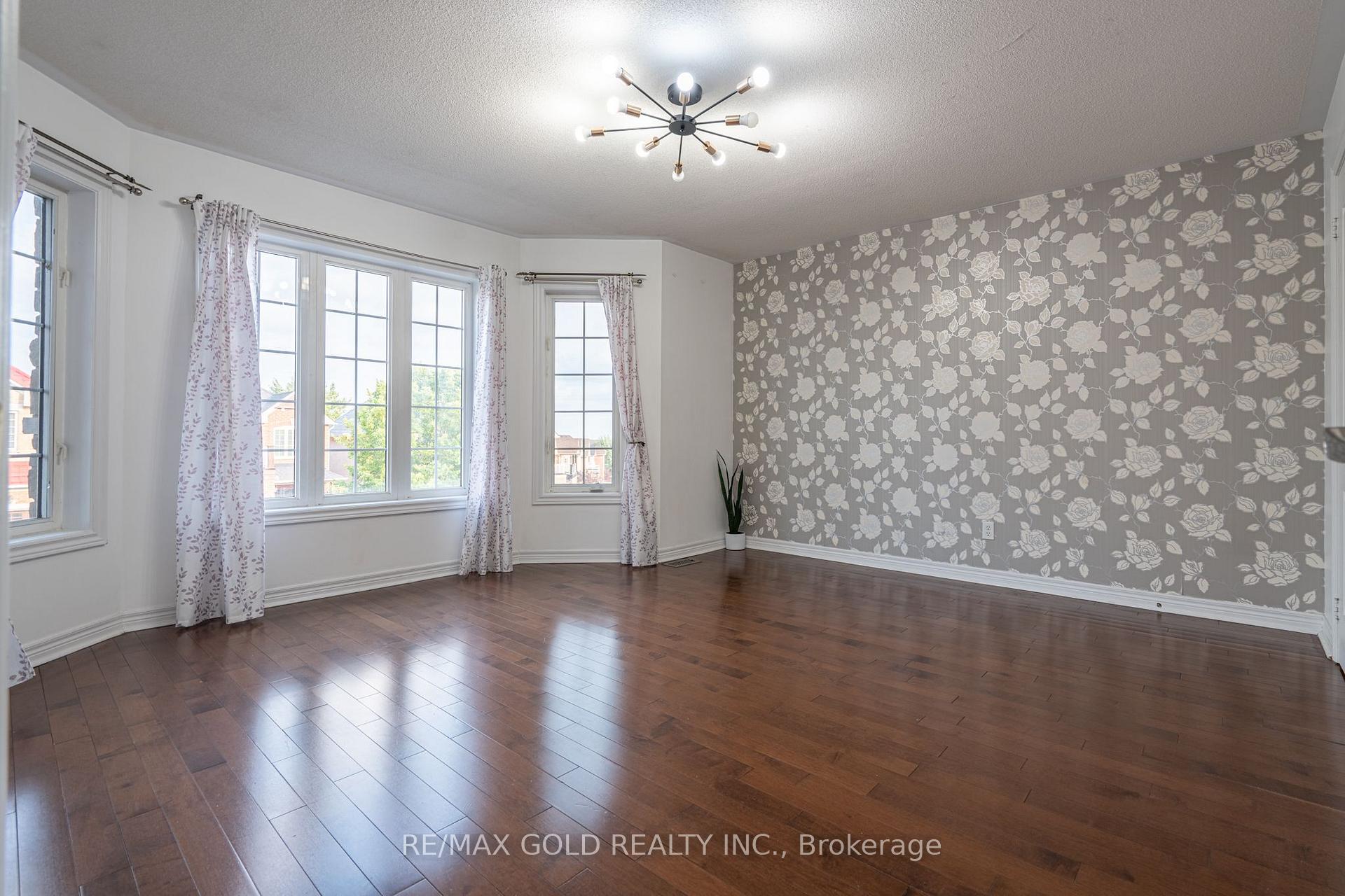 Photo 25 of 25 Oblate Crescent, Brampton, Bram West — HOMEH