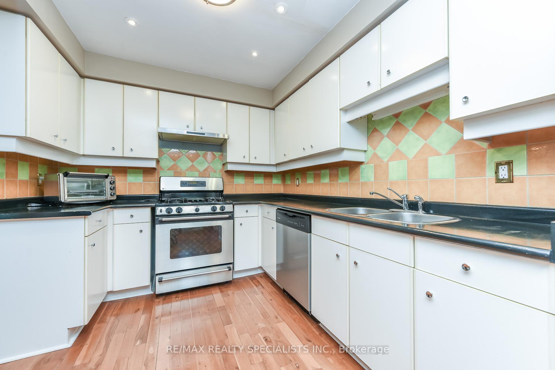 Photo 18 of Unit 122, 3050 Orleans Road, Mississauga, Erin Mills — HOMEH