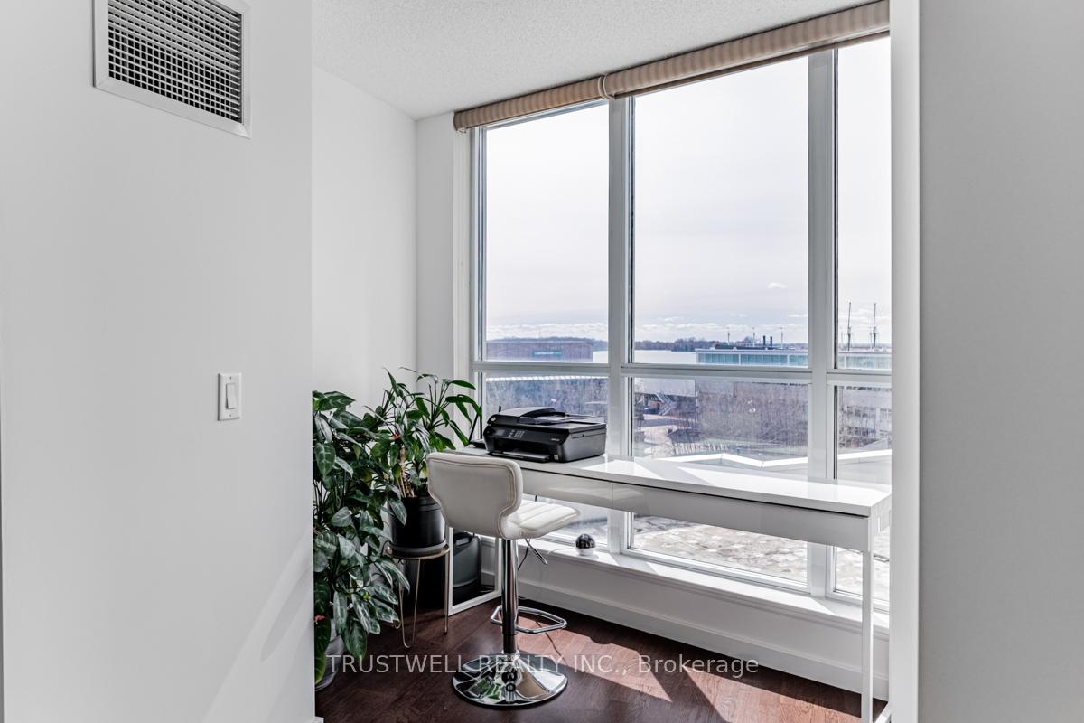 Photo 4 of Unit 511, 208 Queens Quay W, Toronto, Waterfront Communities — HOMEH