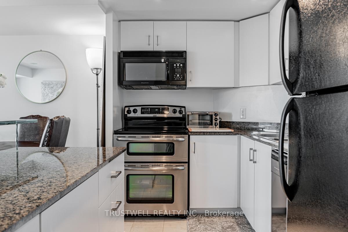 Photo 8 of Unit 511, 208 Queens Quay W, Toronto, Waterfront Communities — HOMEH