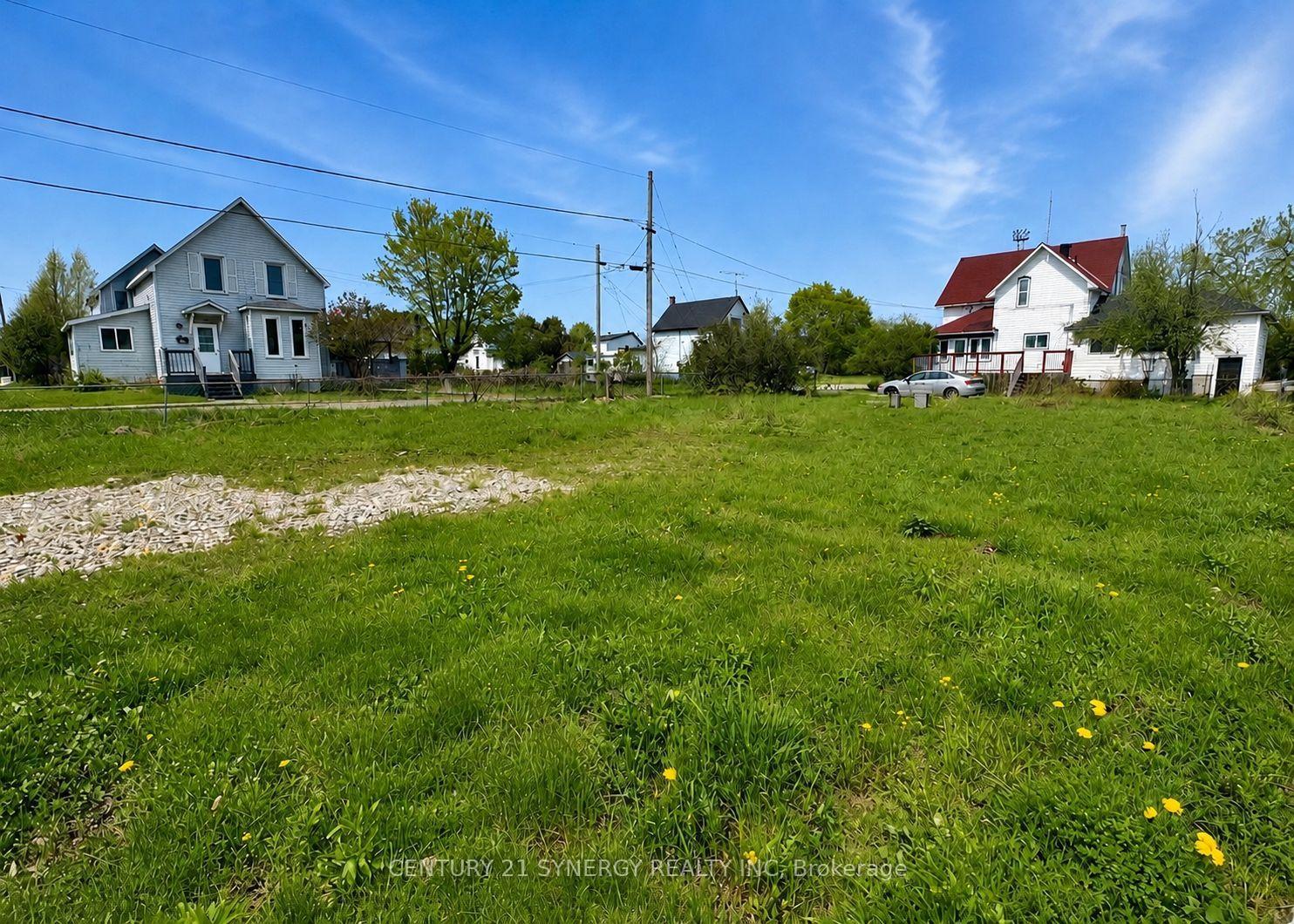 Photo 3 of 24 King Street, Smiths Falls, Smiths Falls — HOMEH