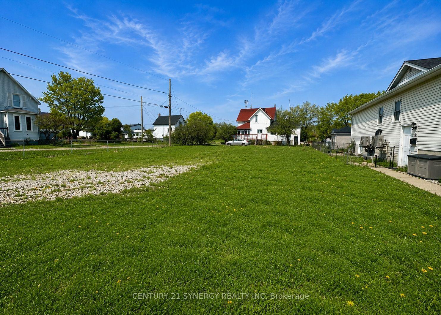 Photo 4 of 24 King Street, Smiths Falls, Smiths Falls — HOMEH