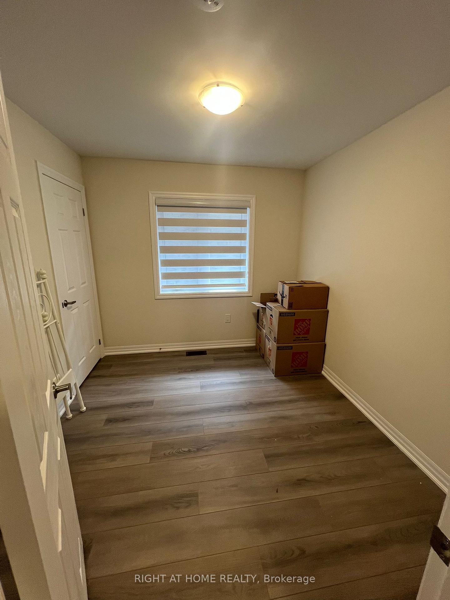 Photo 4 of 30 Northrop Avenue, Clarington, Newcastle — HOMEH