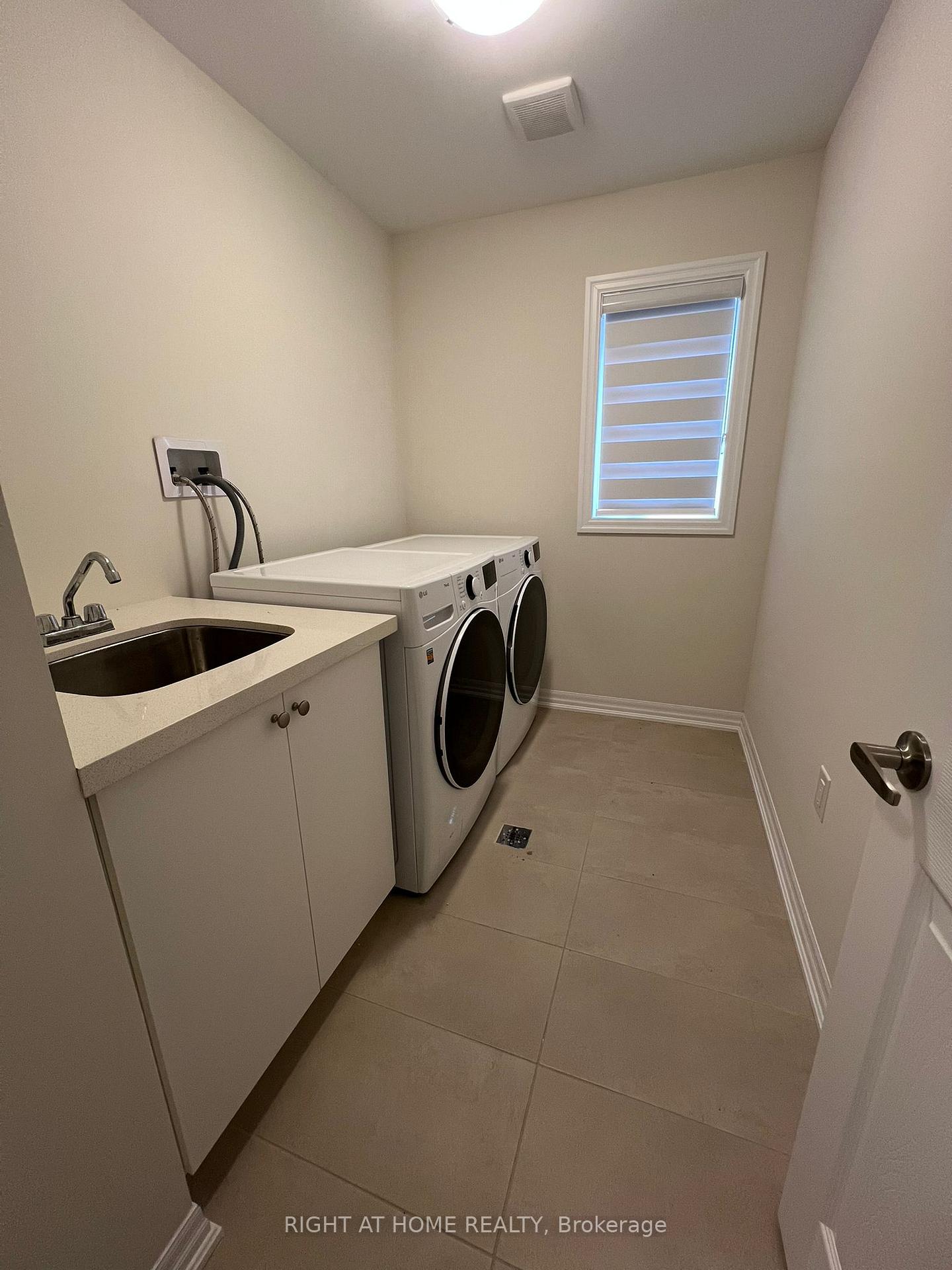 Photo 9 of 30 Northrop Avenue, Clarington, Newcastle — HOMEH