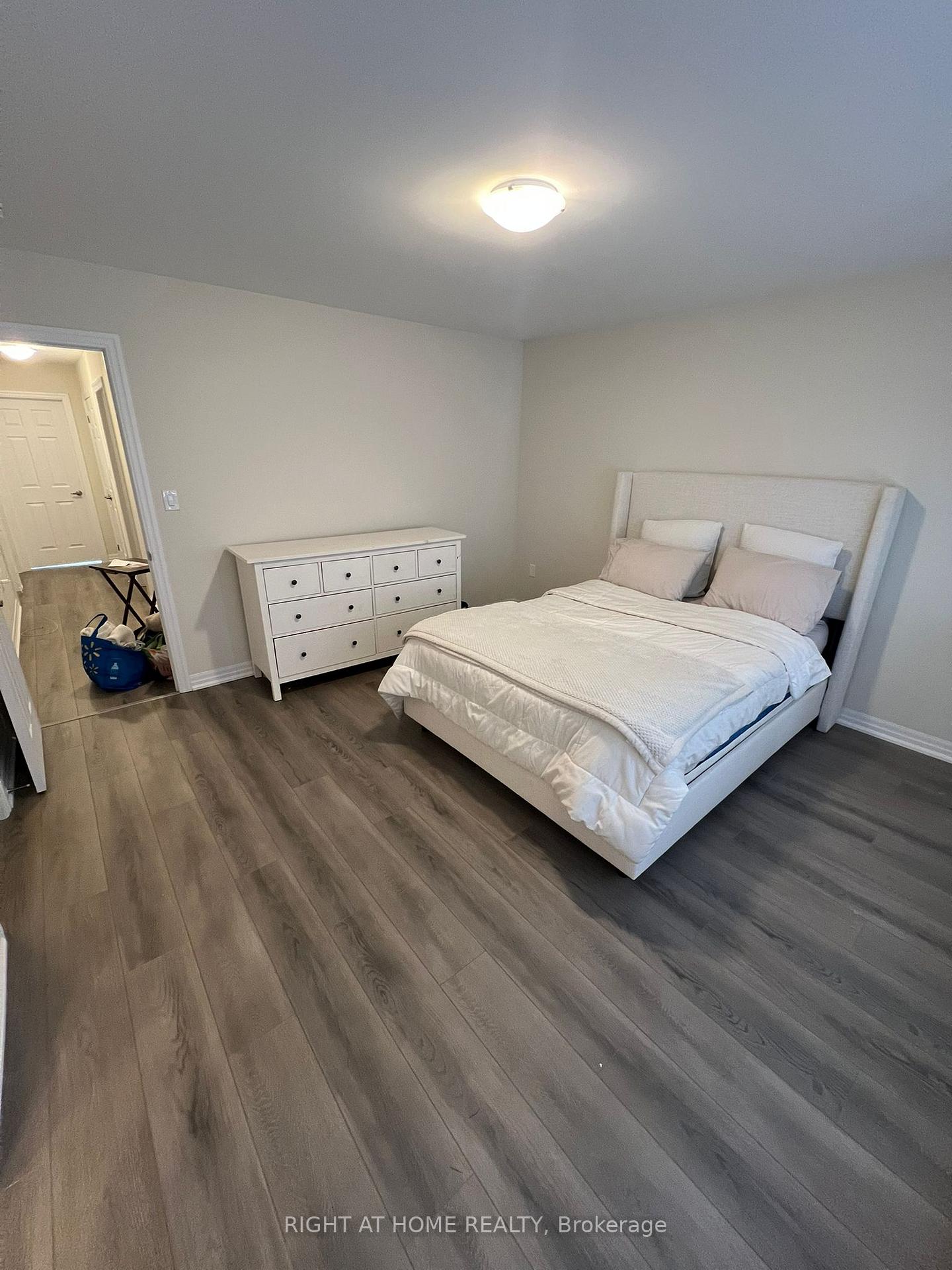 Photo 13 of 30 Northrop Avenue, Clarington, Newcastle — HOMEH