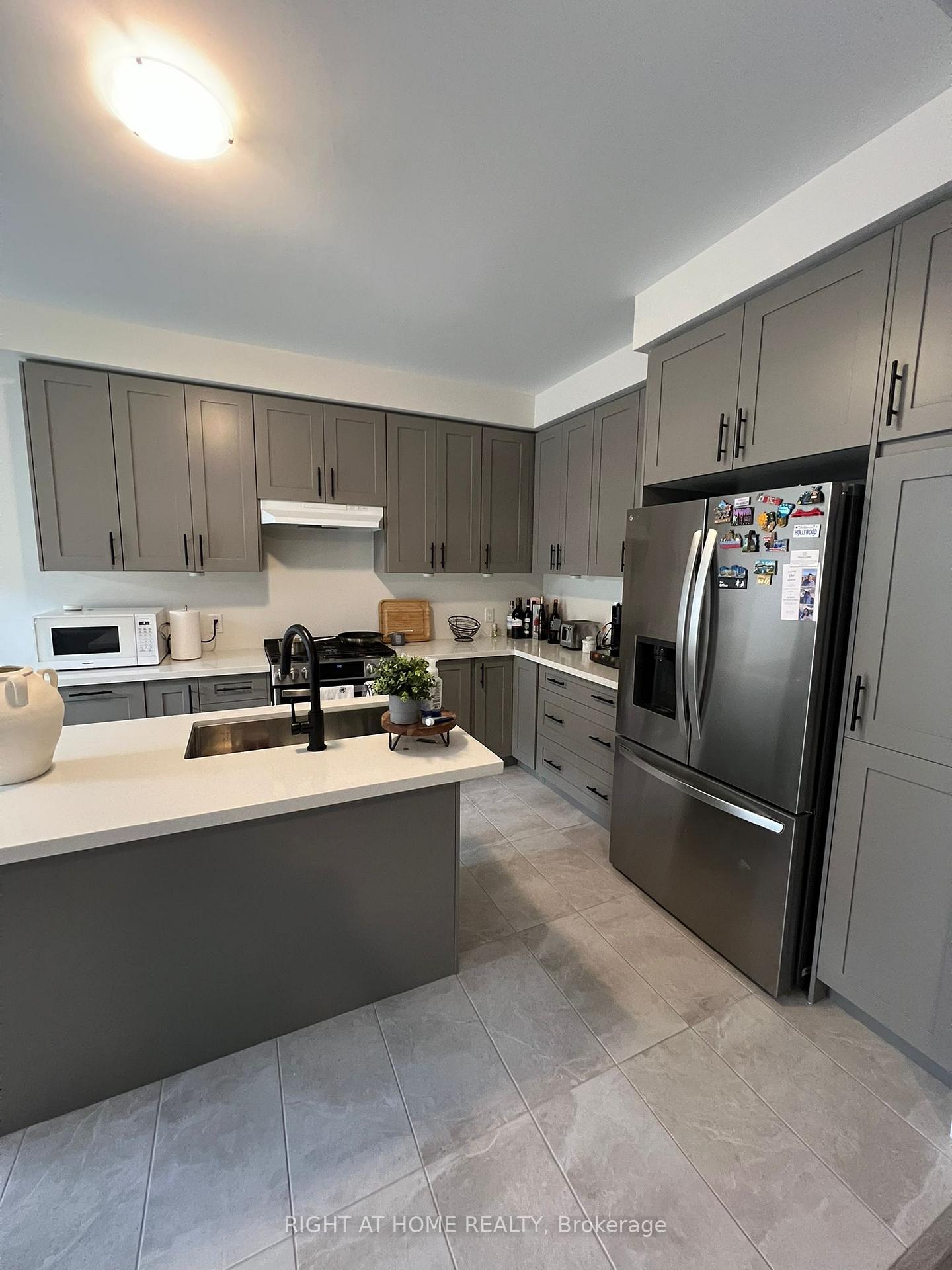 Photo 18 of 30 Northrop Avenue, Clarington, Newcastle — HOMEH