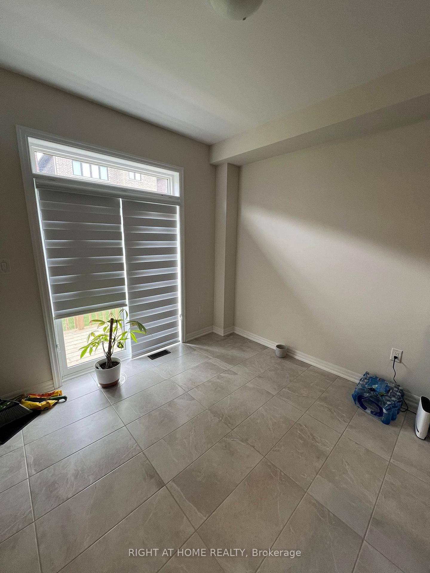 Photo 21 of 30 Northrop Avenue, Clarington, Newcastle — HOMEH