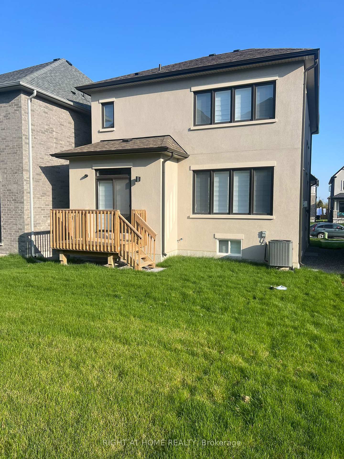 Photo 25 of 30 Northrop Avenue, Clarington, Newcastle — HOMEH