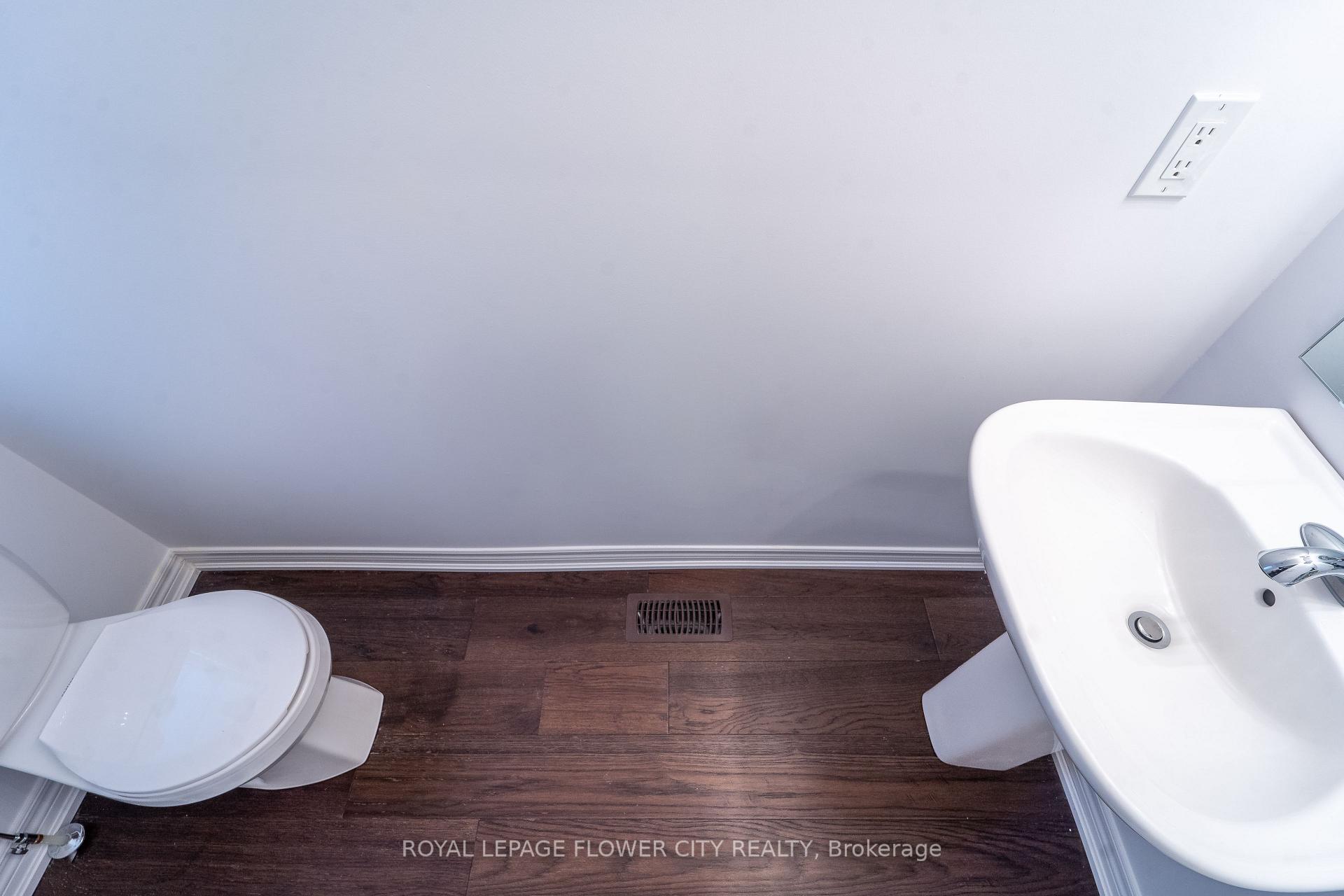 Photo 10 of 413 16th Street E, Hamilton, Hill Park — HOMEH