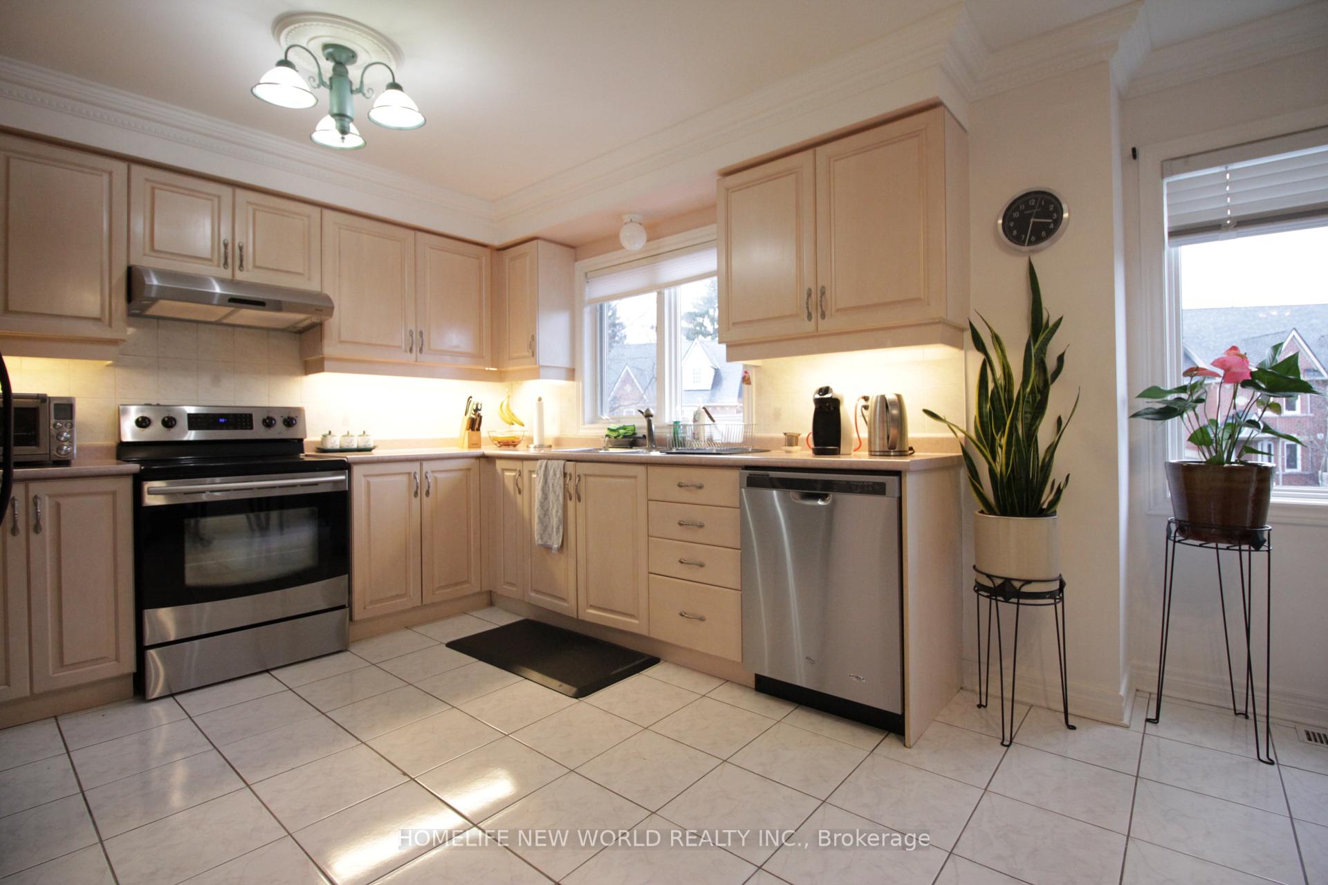 Photo 12 of 39 Marmill Way, Markham, Old Markham Village — HOMEH