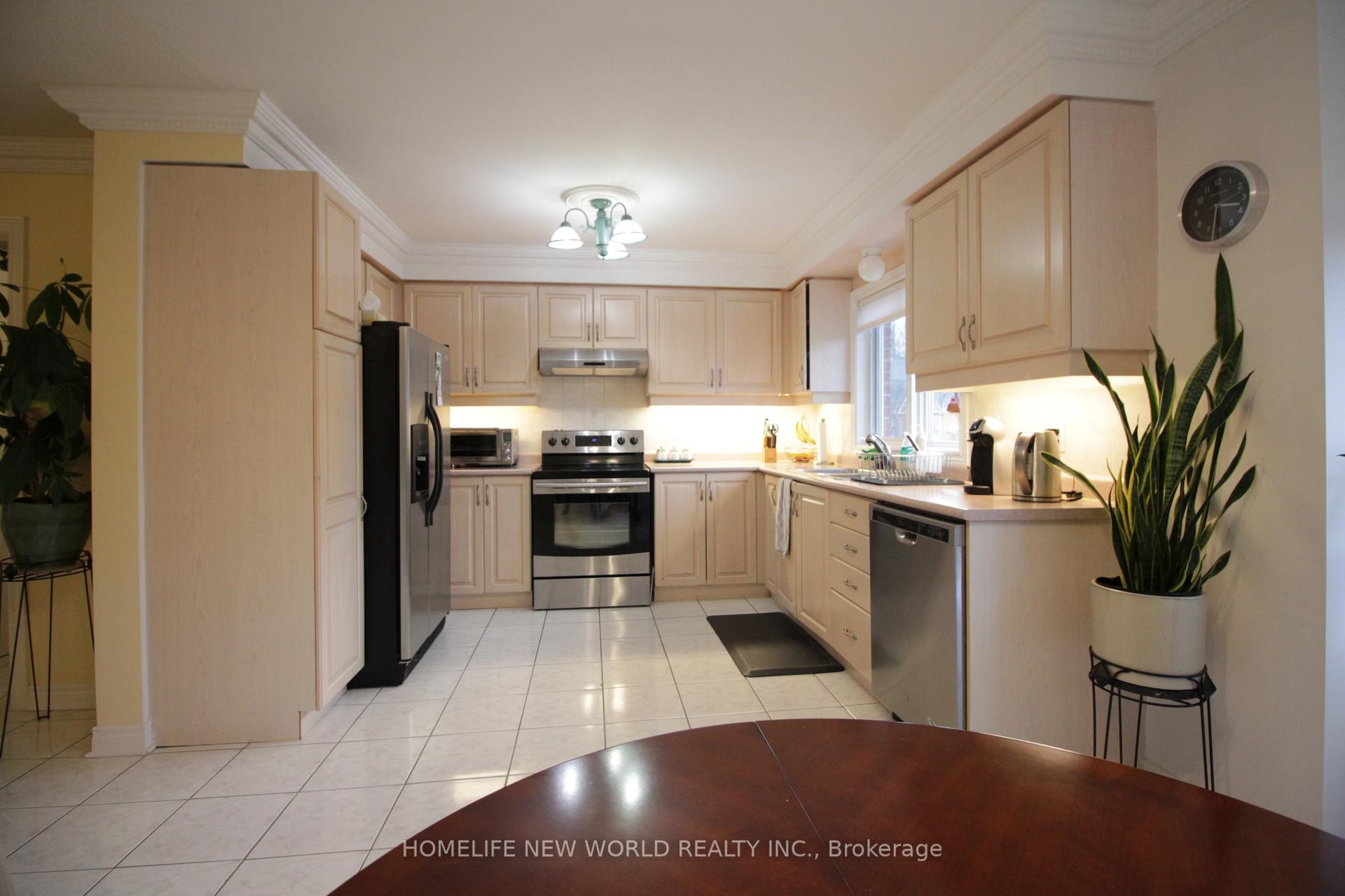 Photo 13 of 39 Marmill Way, Markham, Old Markham Village — HOMEH