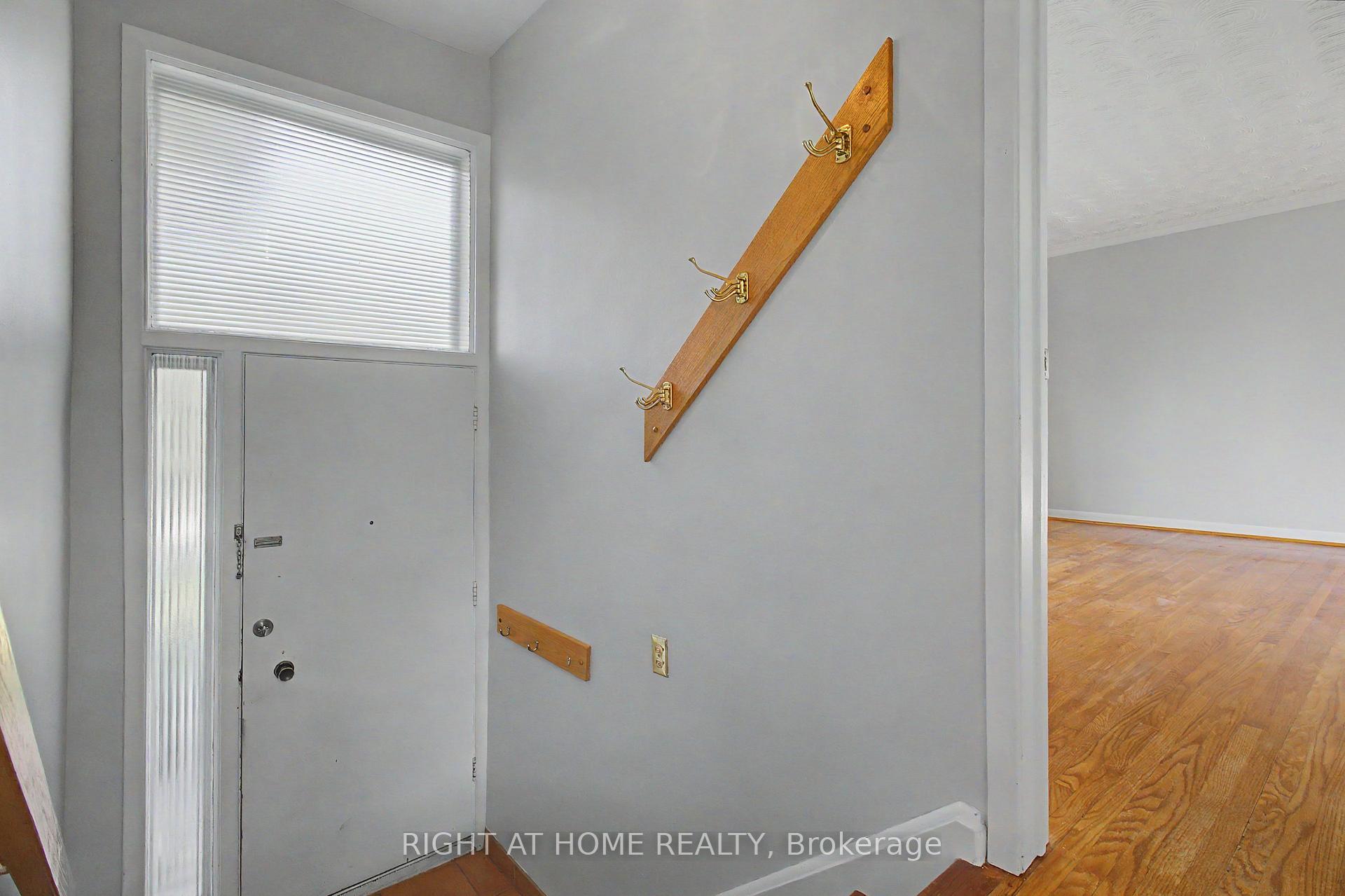 Photo 2 of Unit Upper, 426 Seaton Drive, Oakville, West — HOMEH