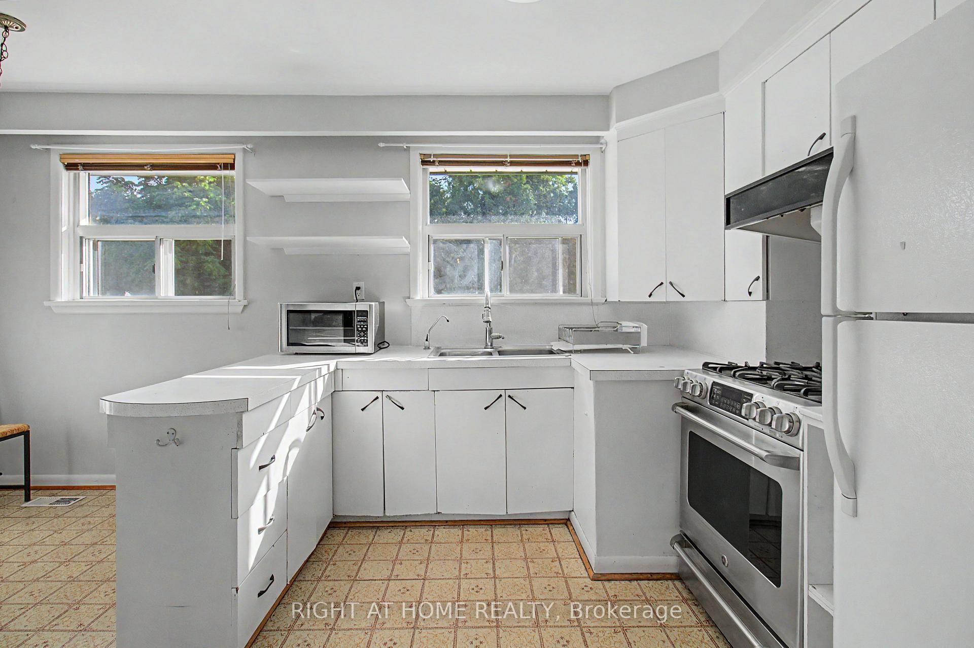 Photo 6 of Unit Upper, 426 Seaton Drive, Oakville, West — HOMEH