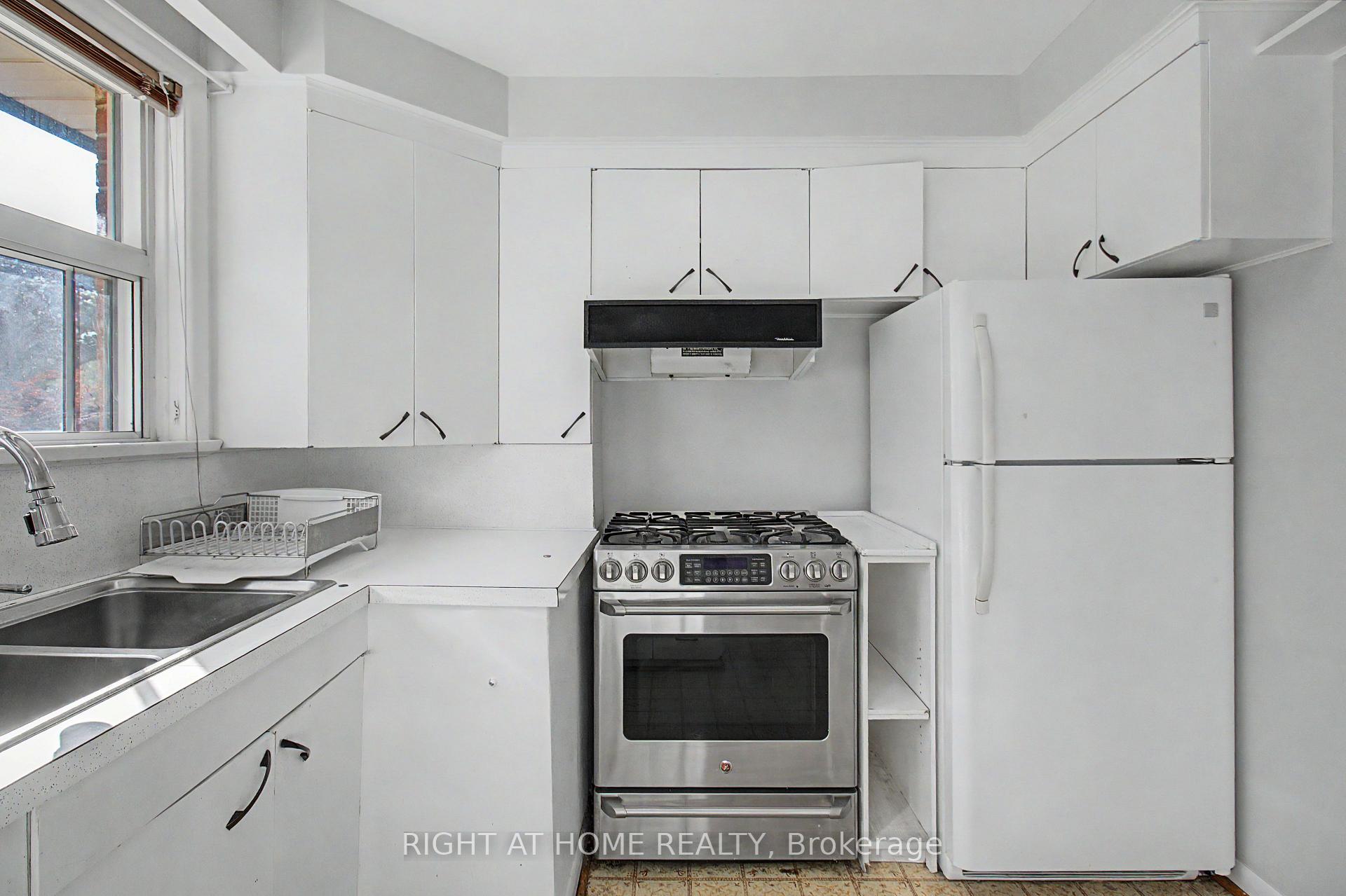 Photo 7 of Unit Upper, 426 Seaton Drive, Oakville, West — HOMEH