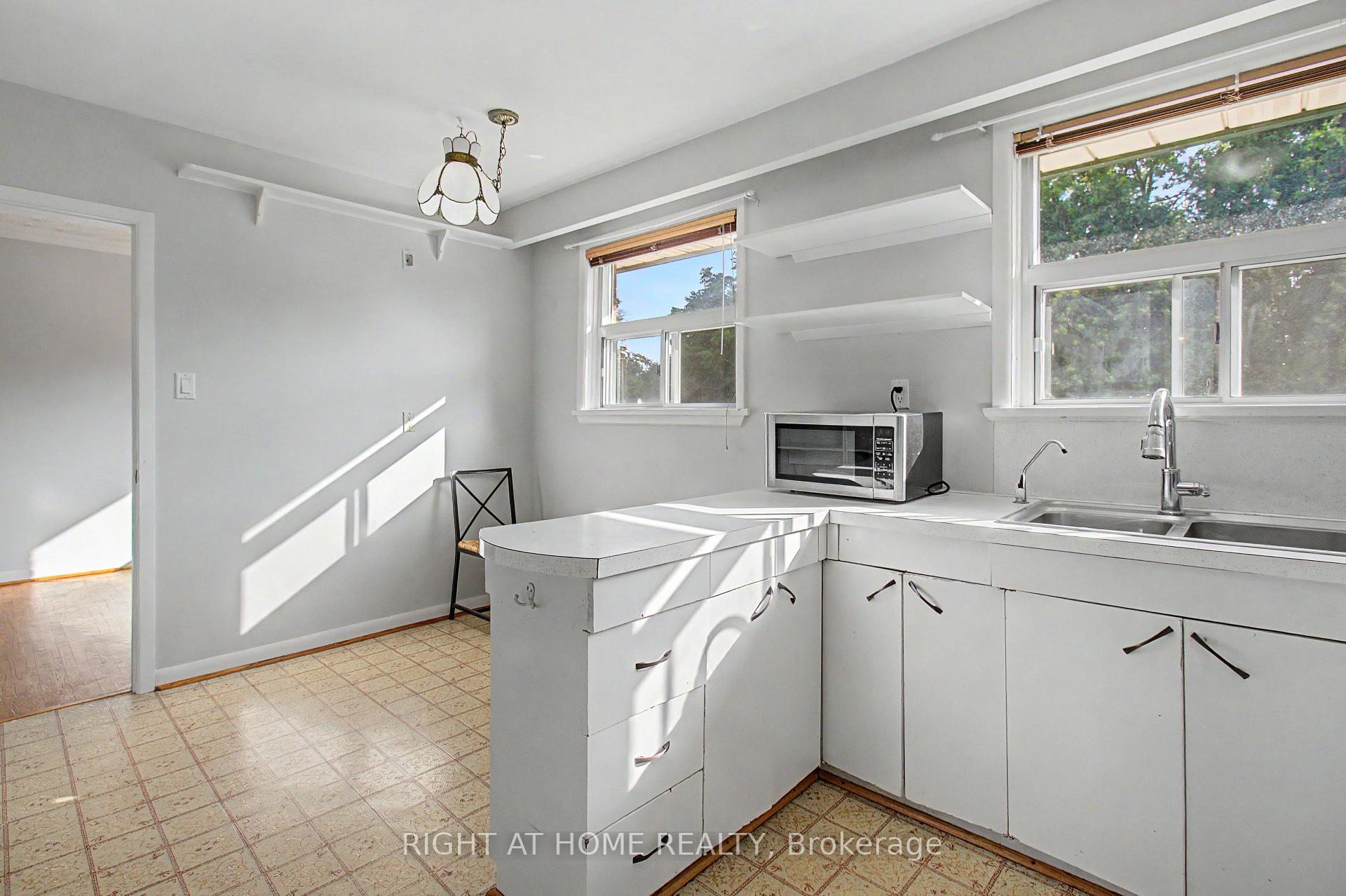 Photo 9 of Unit Upper, 426 Seaton Drive, Oakville, West — HOMEH