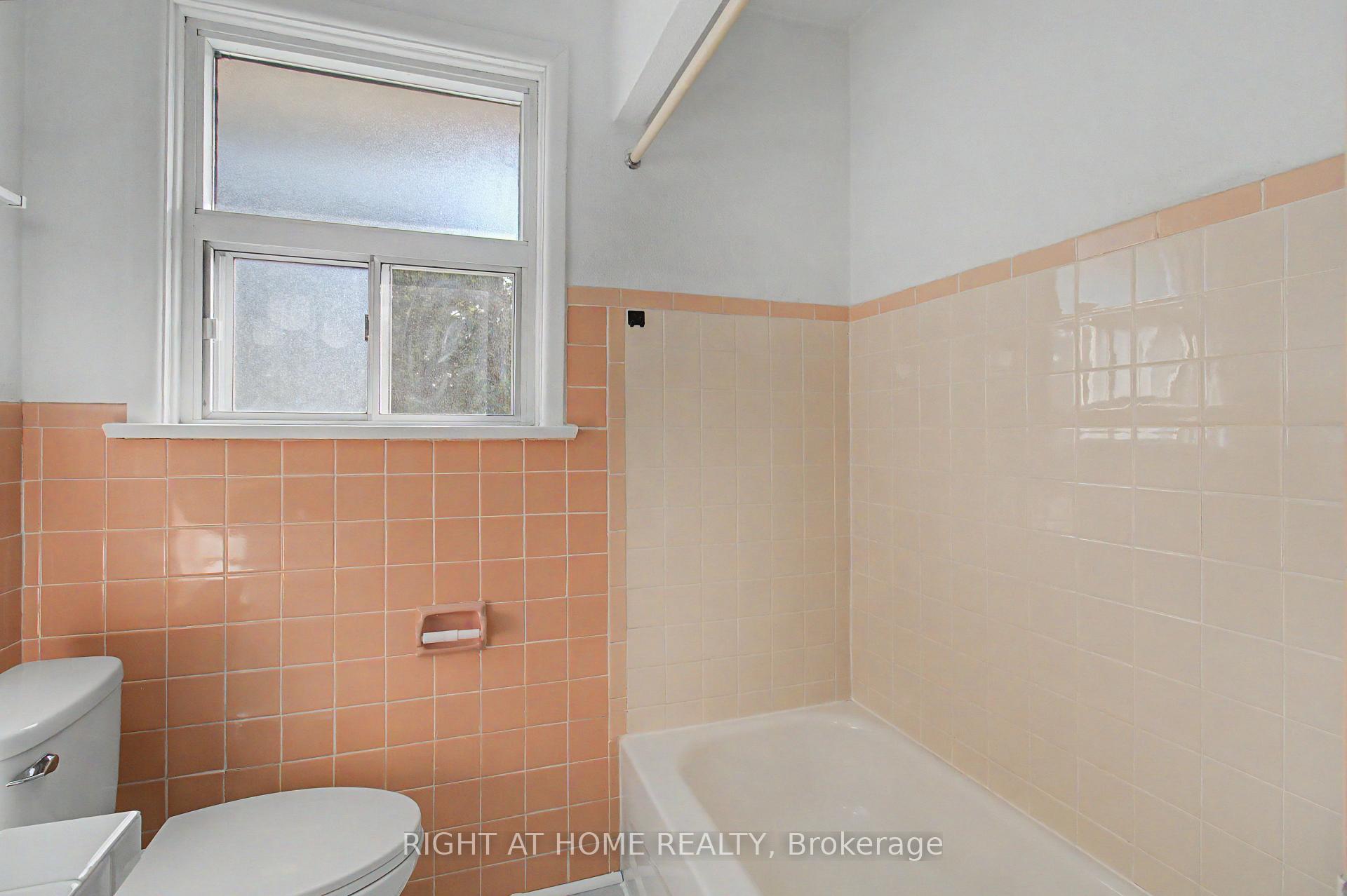 Photo 21 of Unit Upper, 426 Seaton Drive, Oakville, West — HOMEH