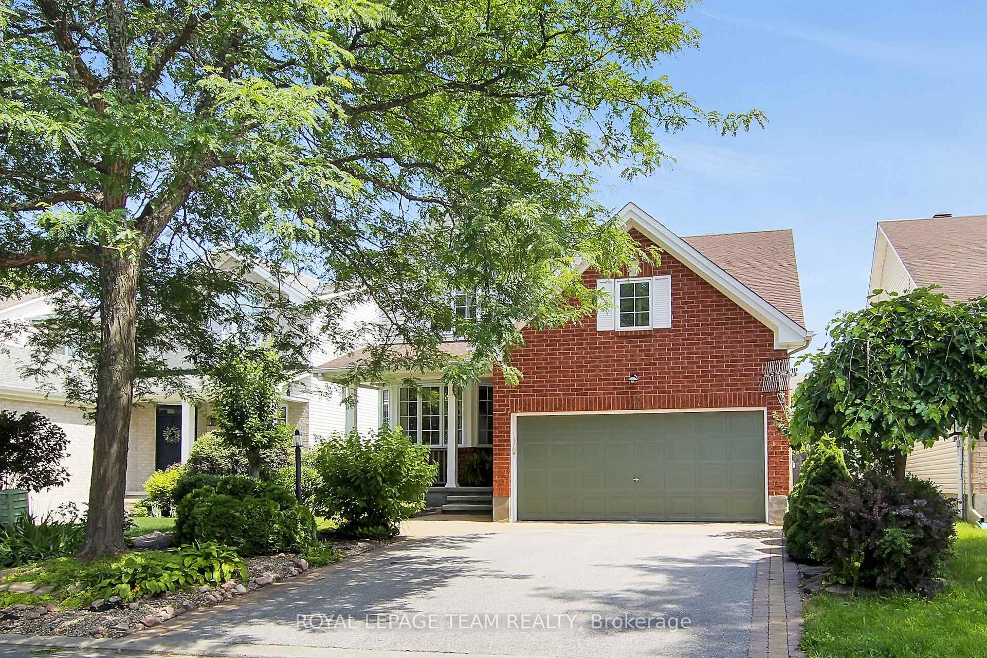 Photo of 12 Mattawa Crescent