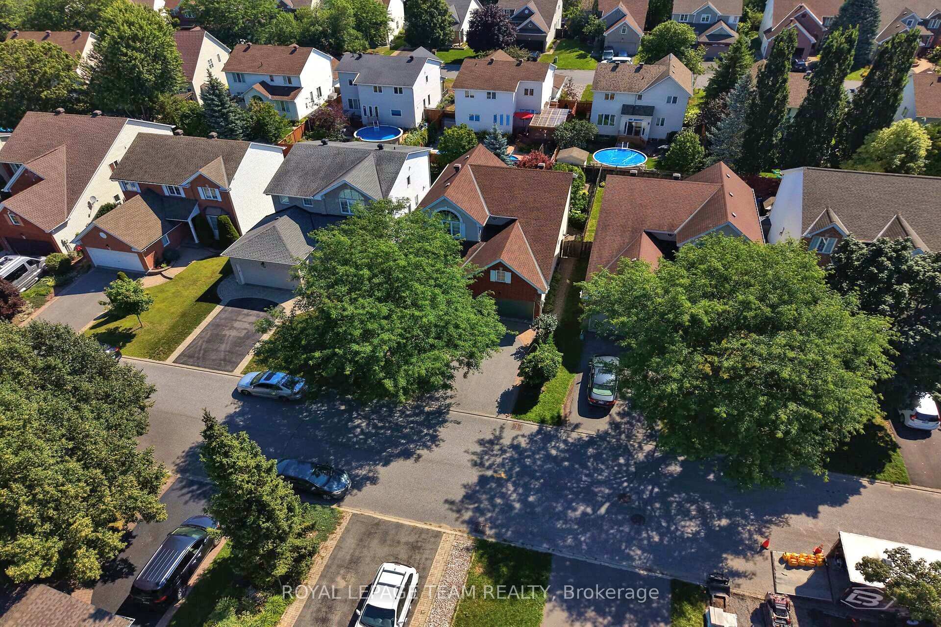Photo 8 of 12 Mattawa Crescent, Ottawa, Kanata - Bridlewood — HOMEH
