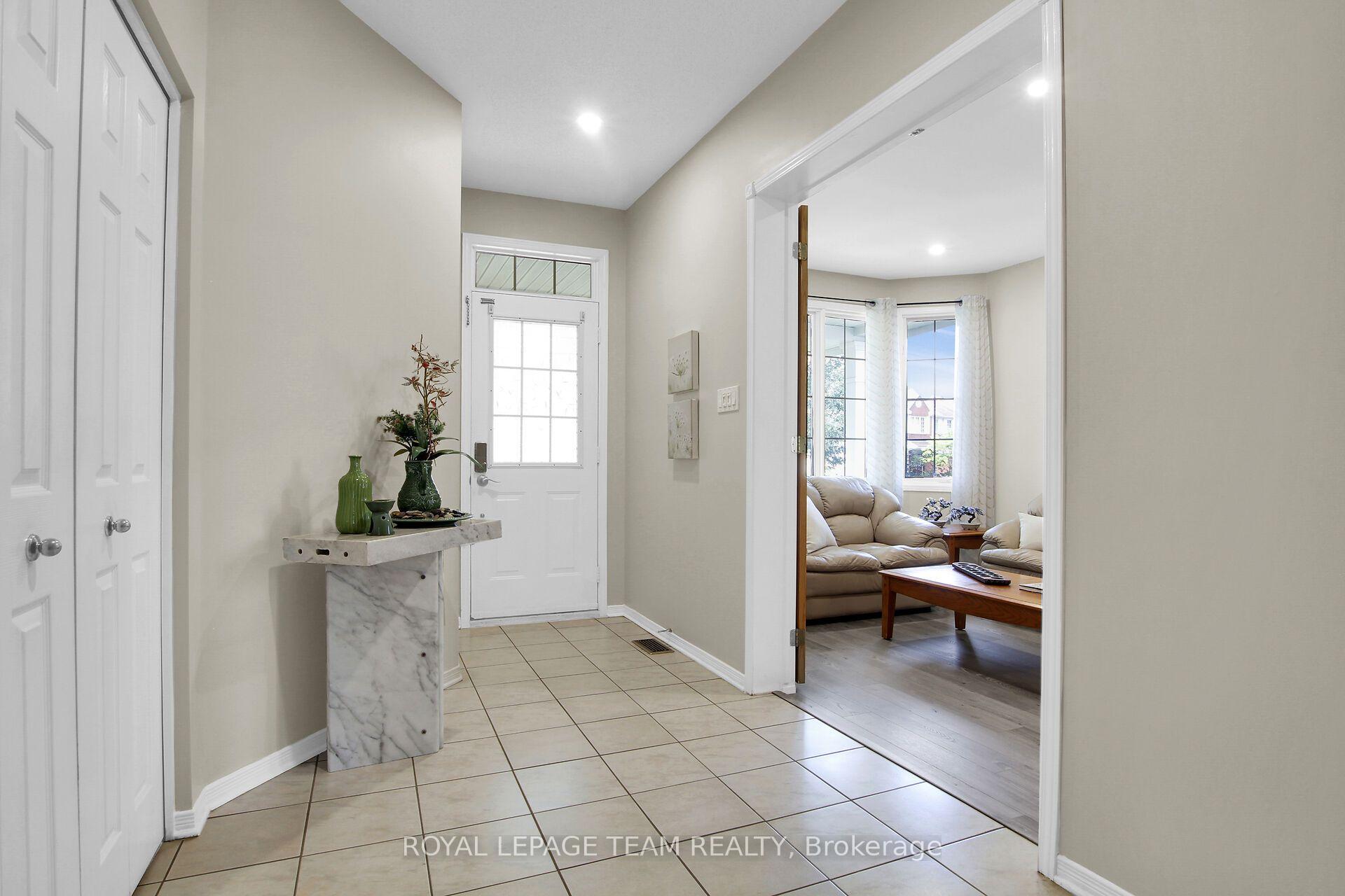 Photo 11 of 12 Mattawa Crescent, Ottawa, Kanata - Bridlewood — HOMEH